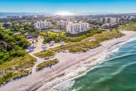 A home in LONGBOAT KEY