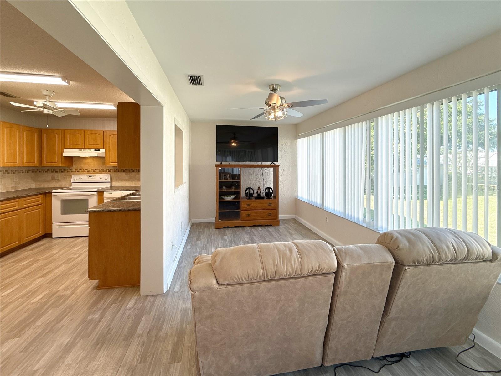 ON TOP OF THE WORLD - Residential