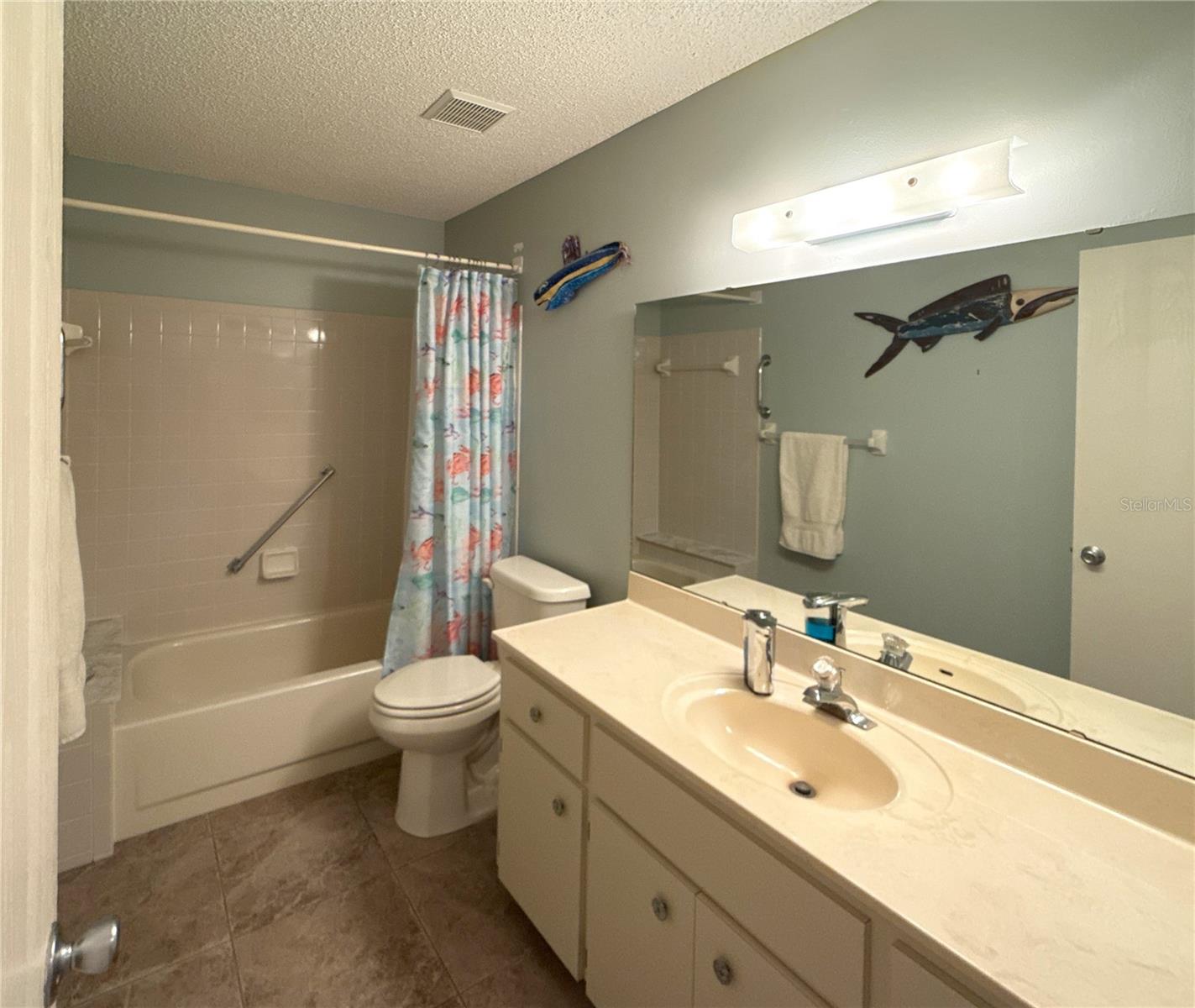 ON TOP OF THE WORLD - Residential