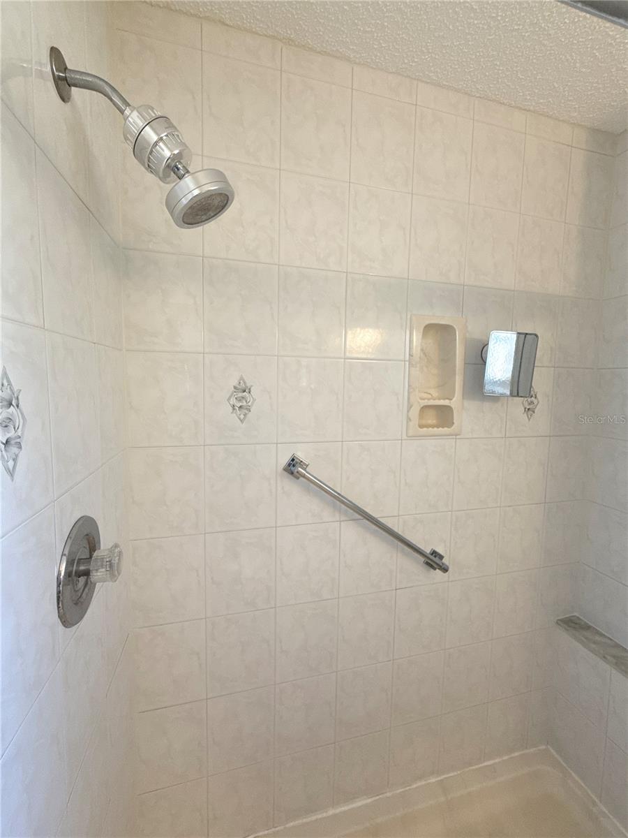 ON TOP OF THE WORLD - Residential