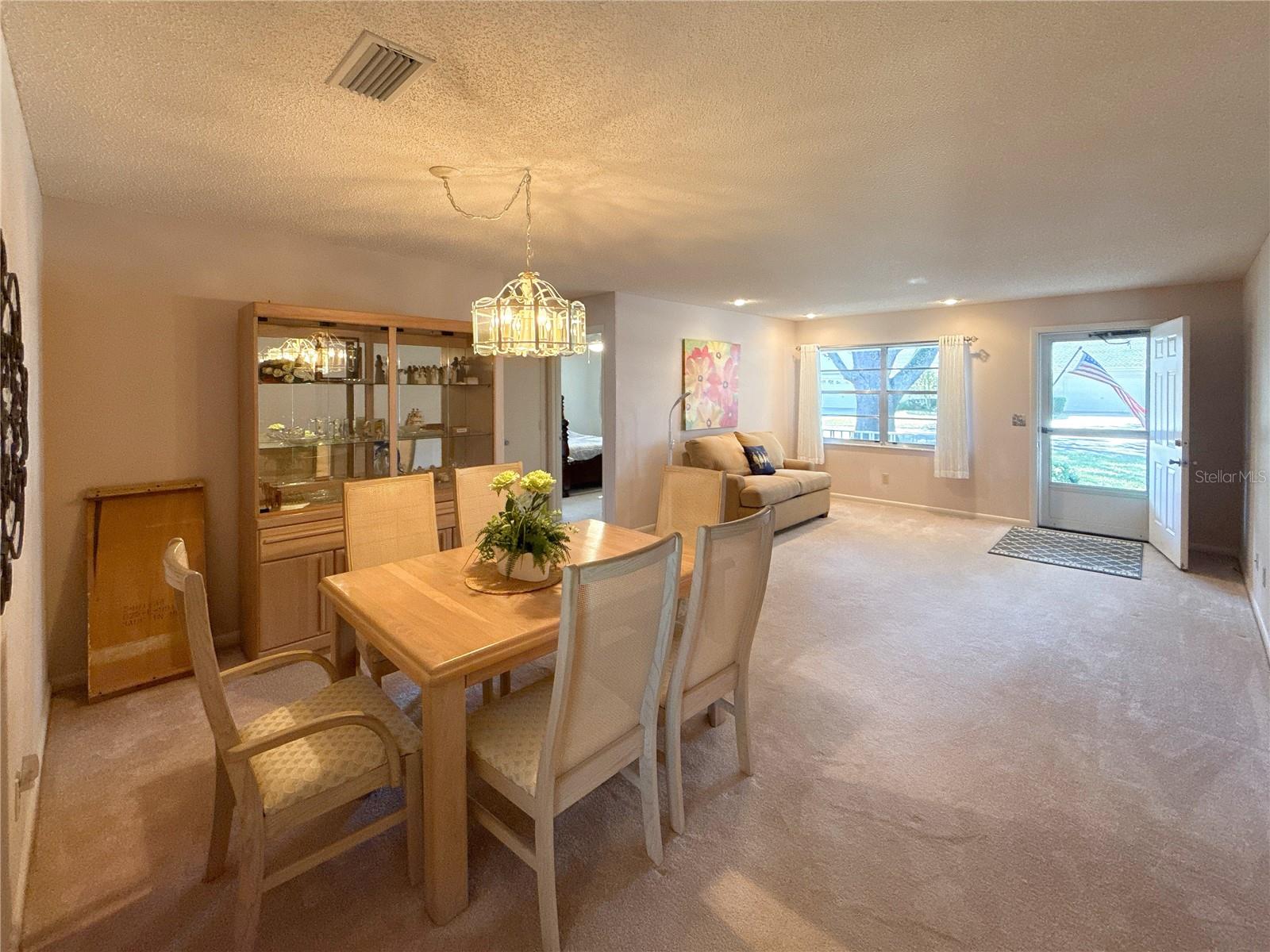 ON TOP OF THE WORLD - Residential