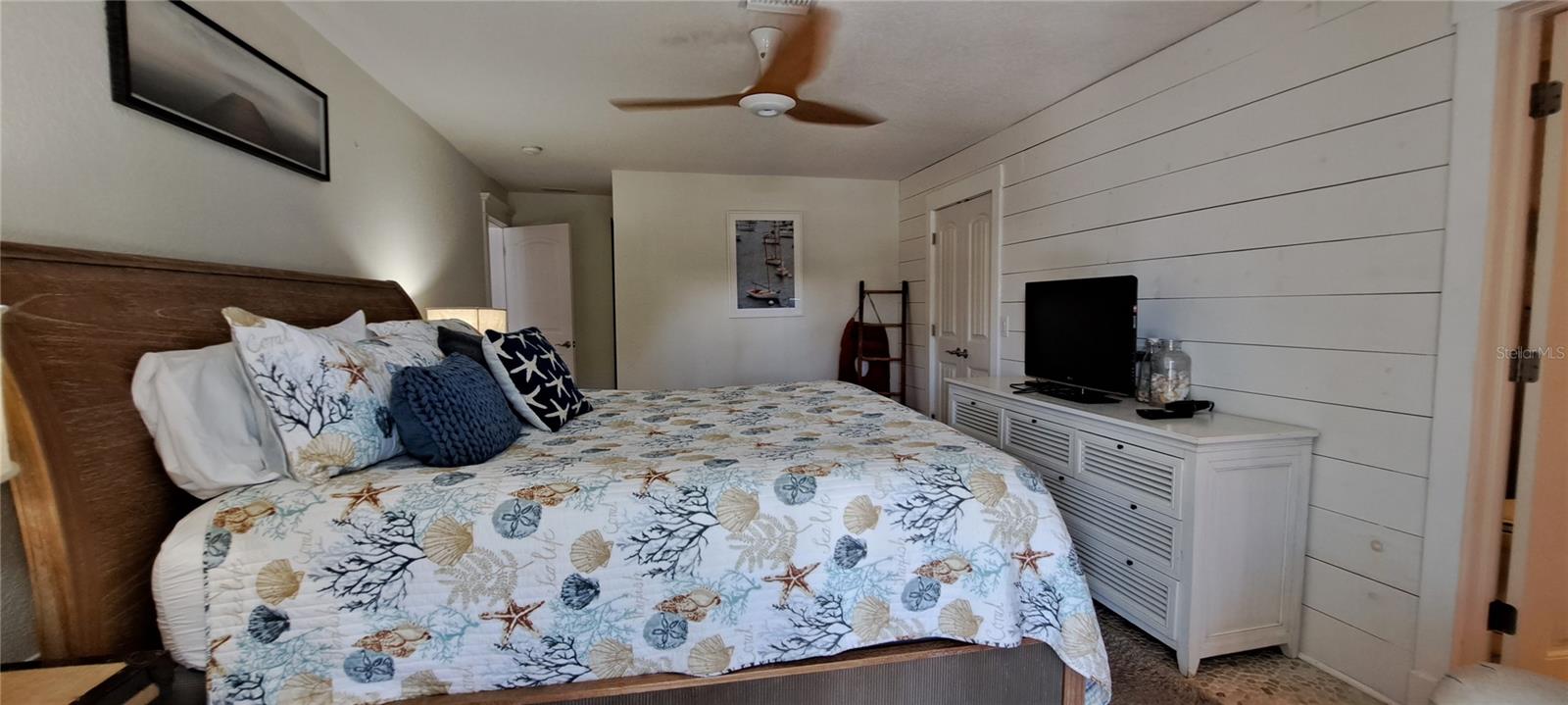 HARBOR DRIVE WATERWAYS - Residential