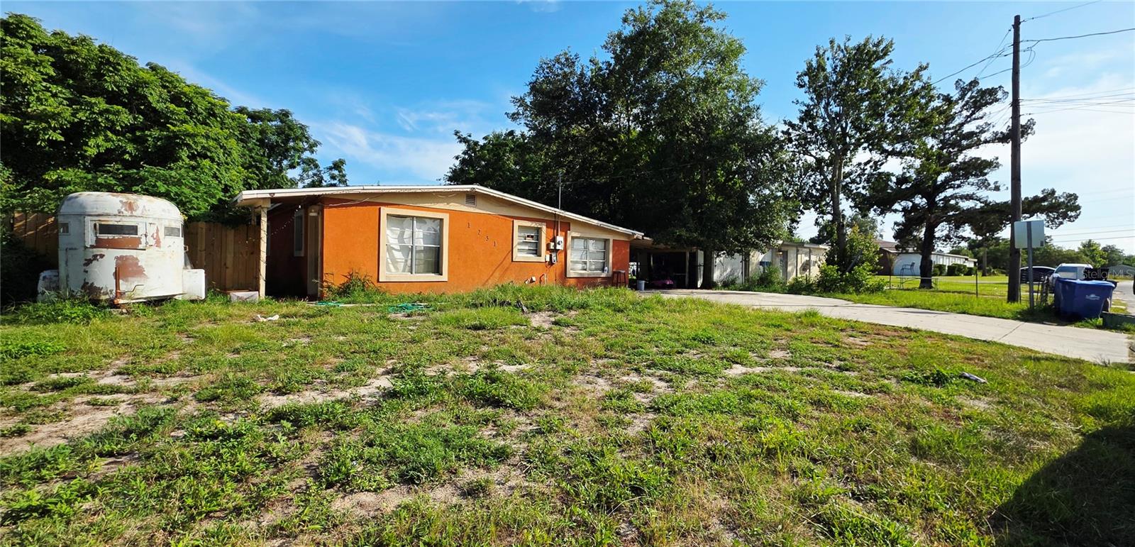 1231 LEON LANE