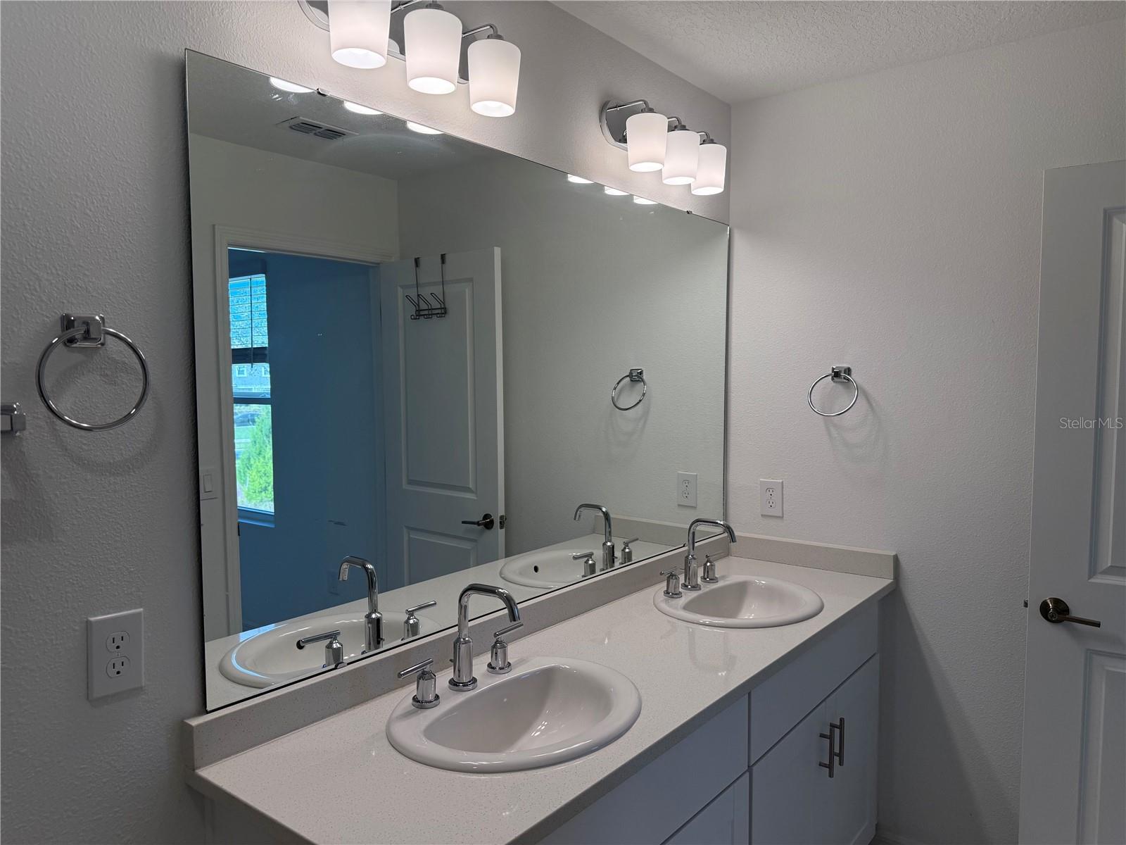 THE TOWNHOMES AT BELLALAGO - Residential