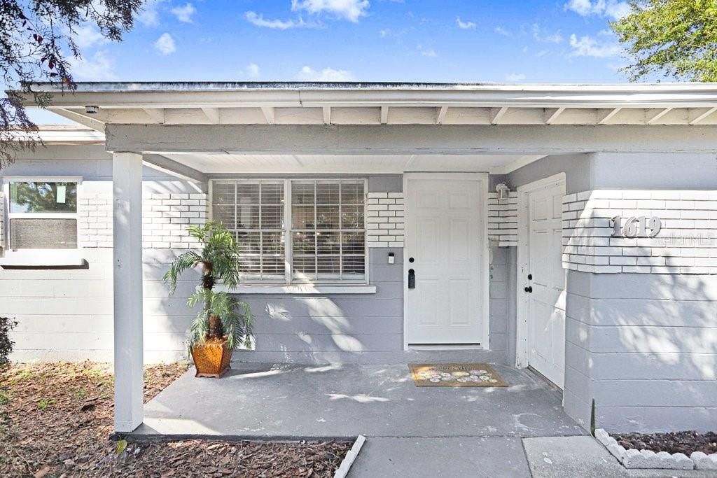 Photo of 1619 E 31st Avenue, Tampa, FL 33610 (MLS # TB8470391)