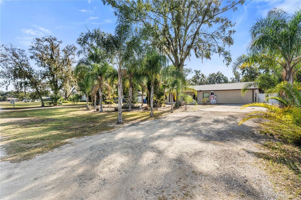 Photo of 905 Bama Road, Brandon, FL 33511 (MLS # TB8452914)