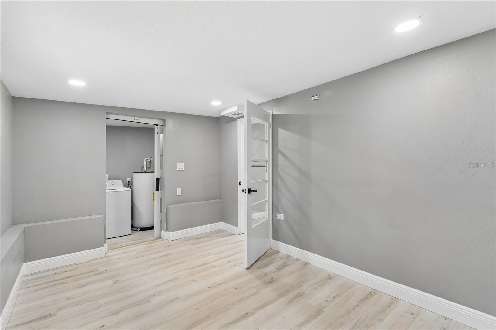 KNOLLWOOD VILLAGE - Residential