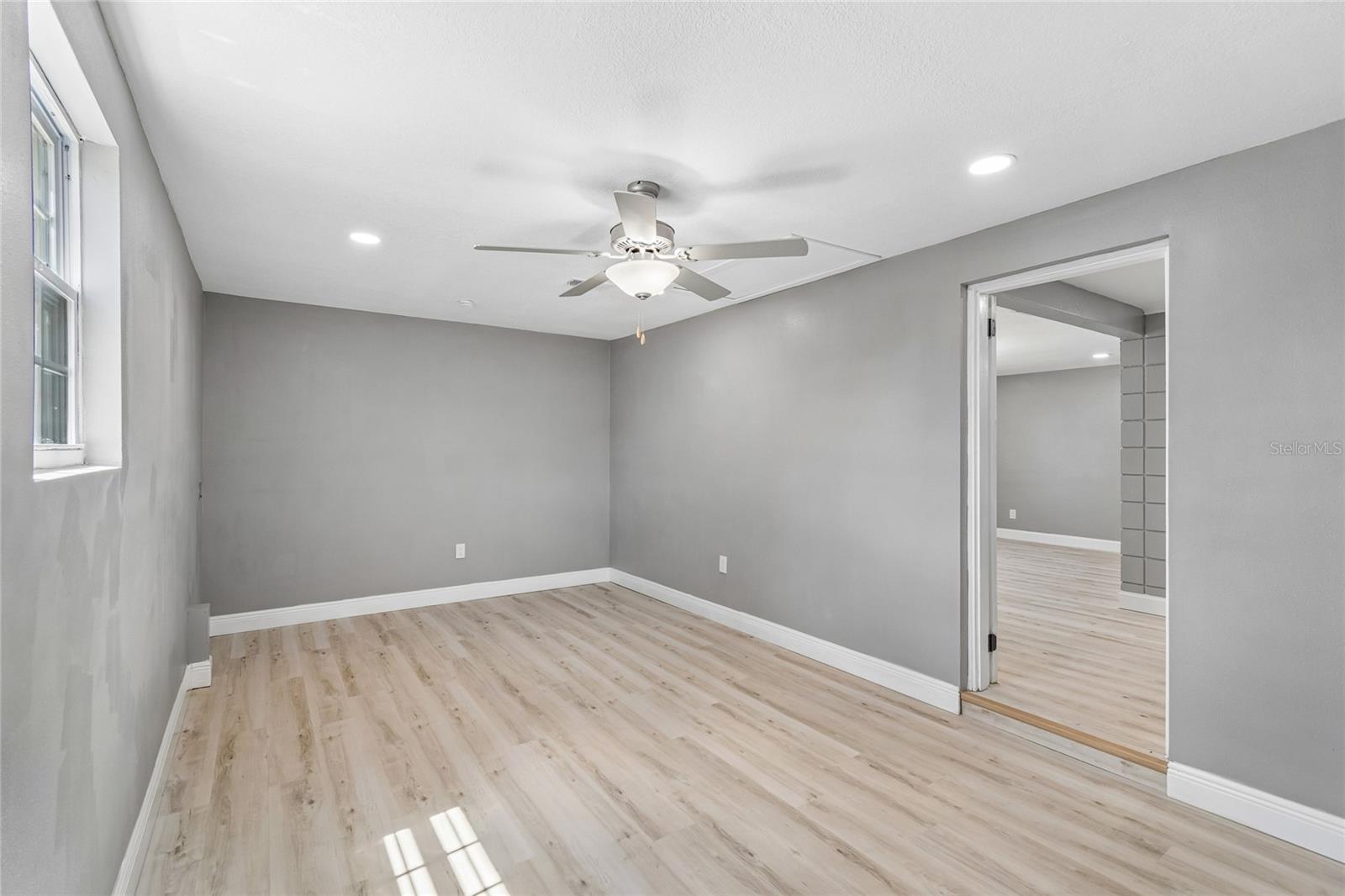KNOLLWOOD VILLAGE - Residential