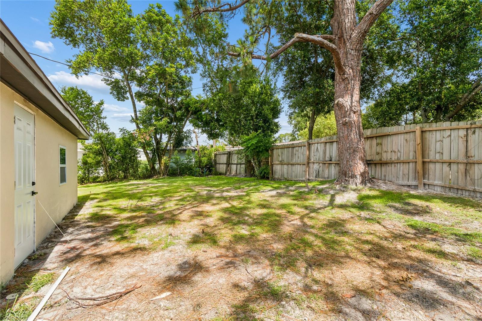 KNOLLWOOD VILLAGE - Residential