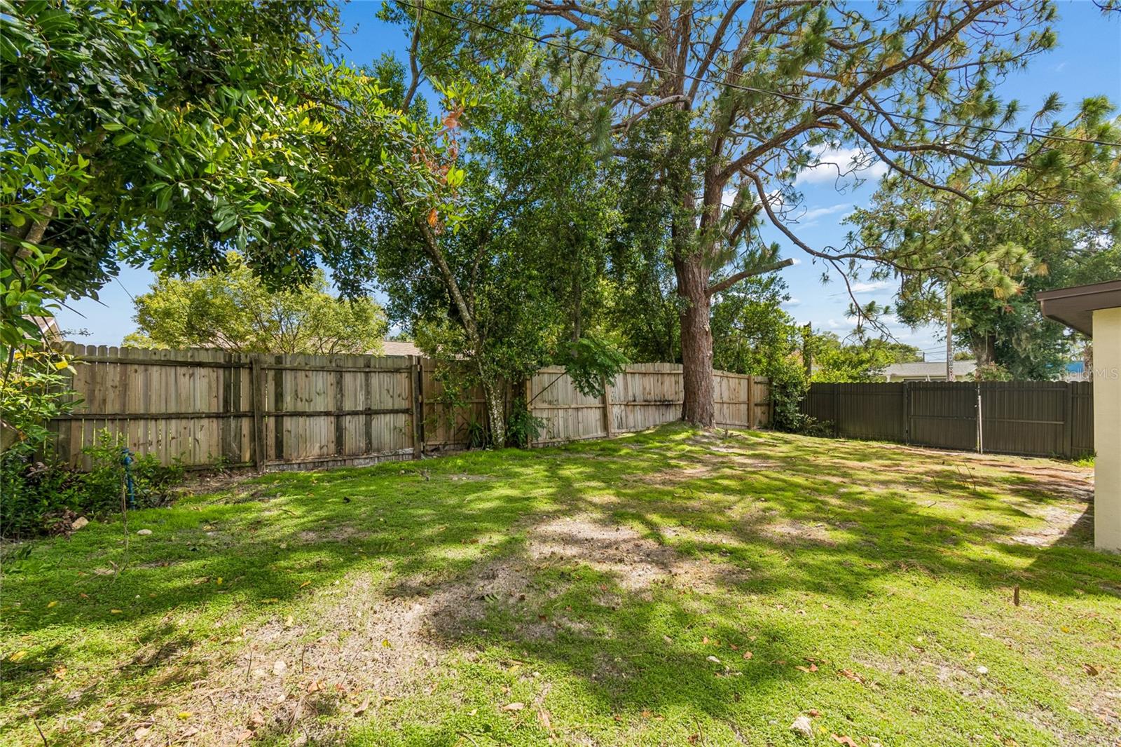 KNOLLWOOD VILLAGE - Residential