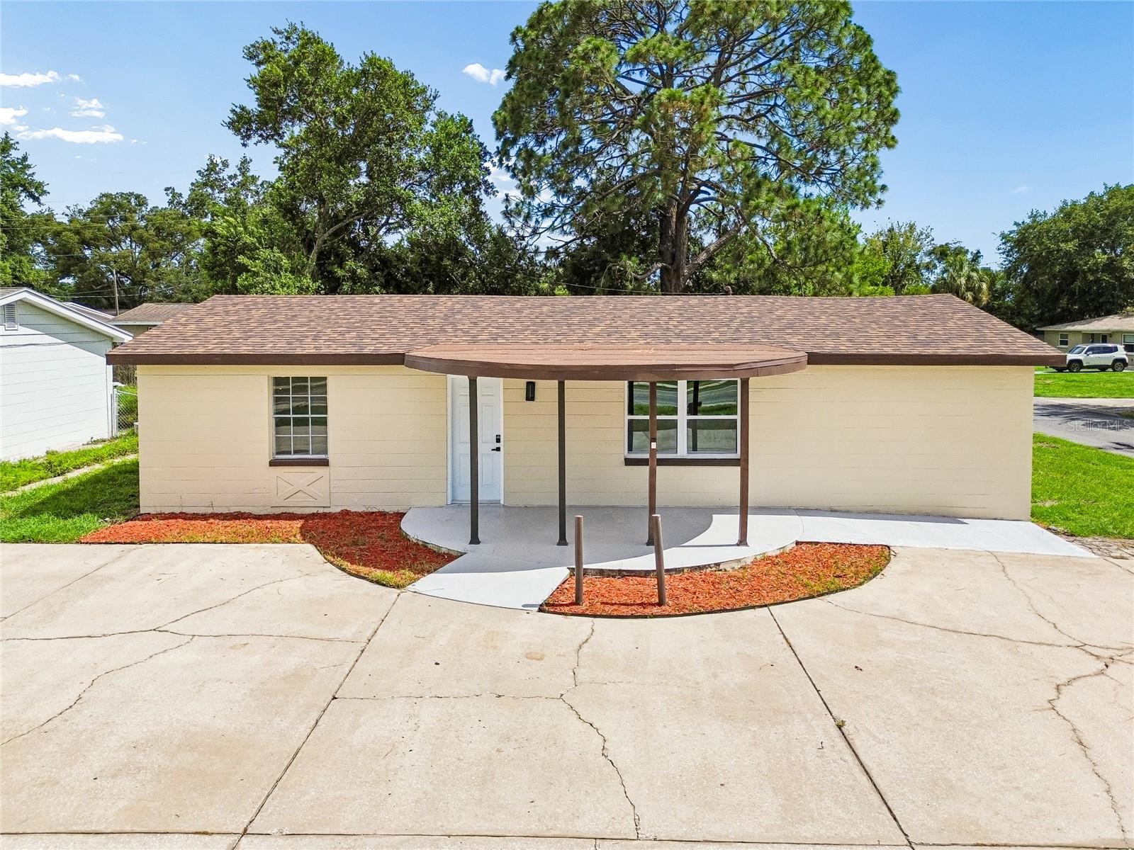 KNOLLWOOD VILLAGE - Residential