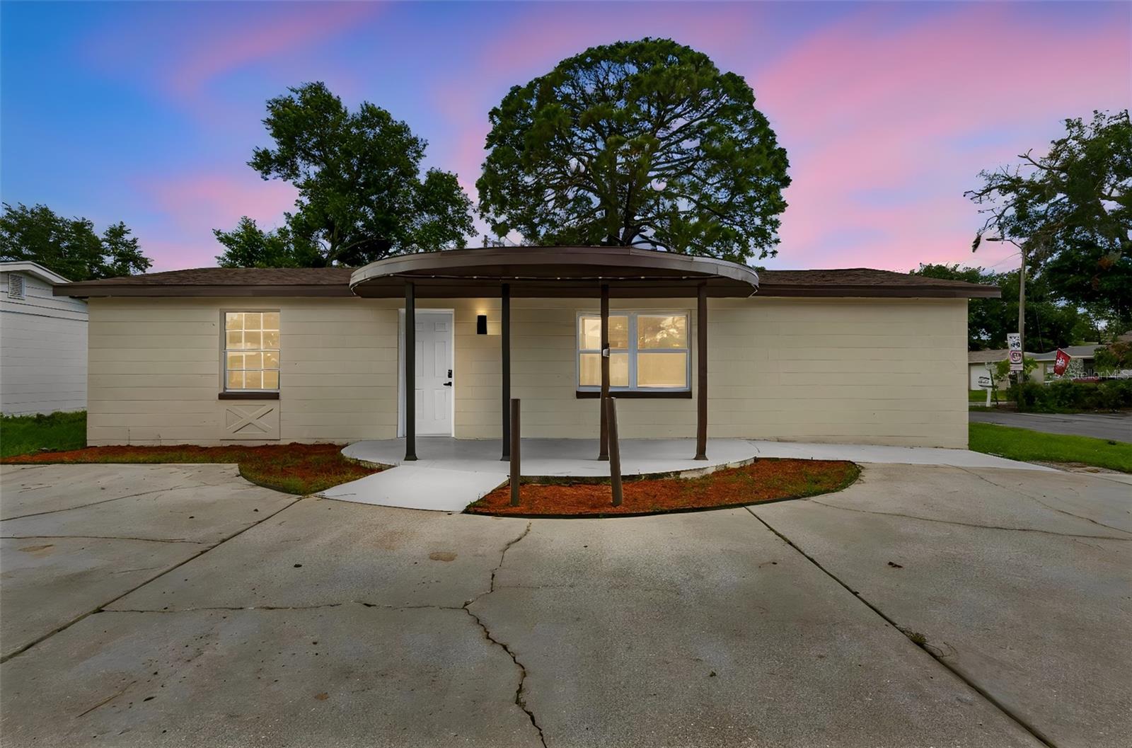KNOLLWOOD VILLAGE - Residential