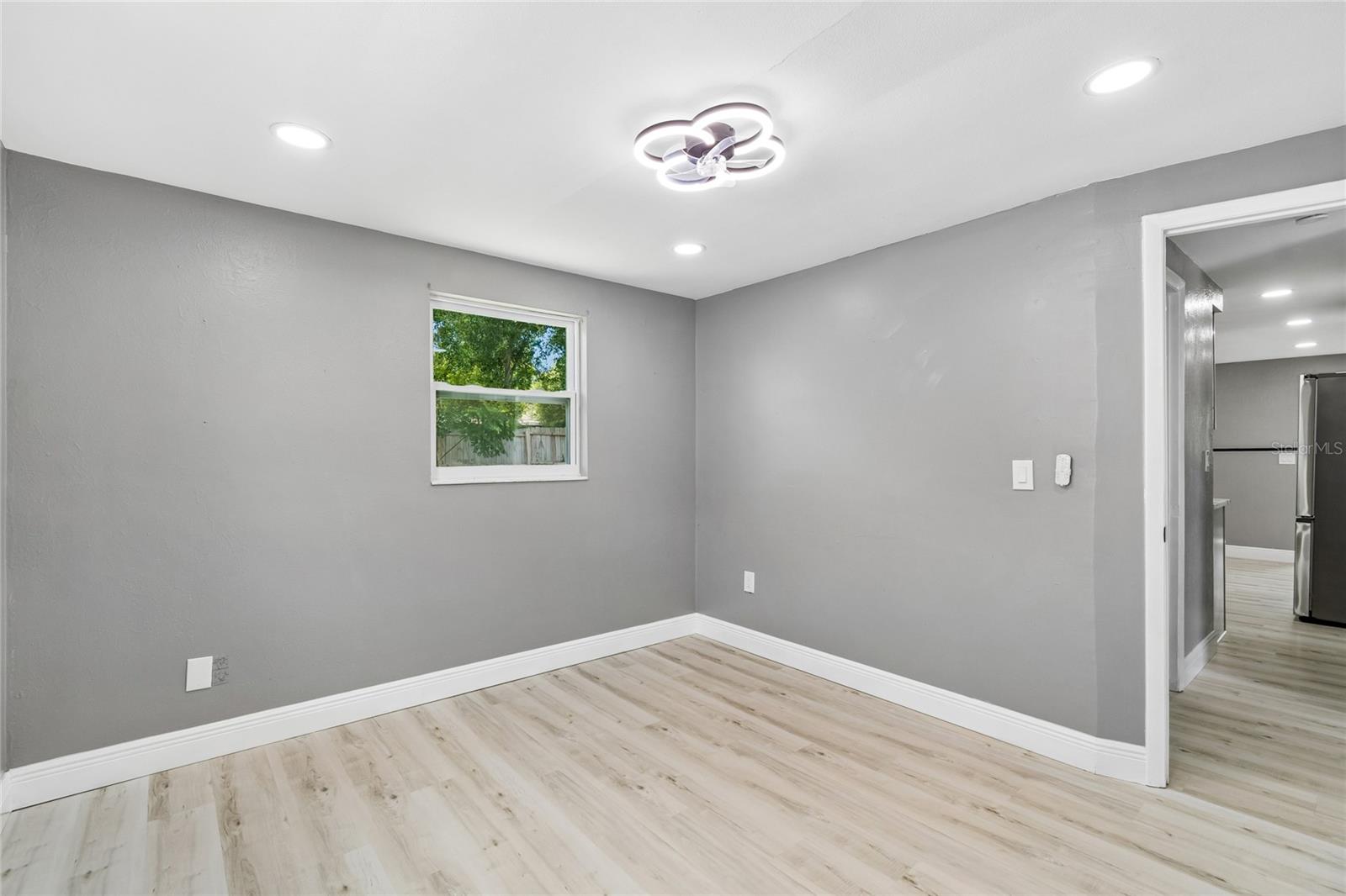 KNOLLWOOD VILLAGE - Residential