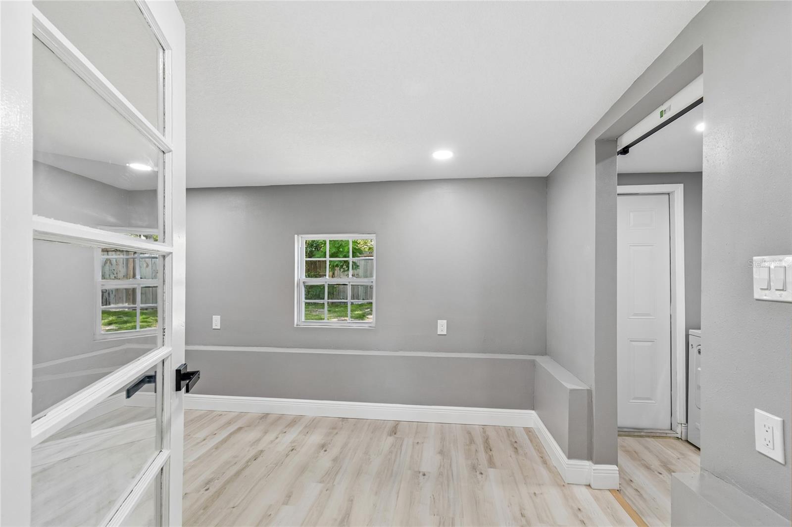 KNOLLWOOD VILLAGE - Residential
