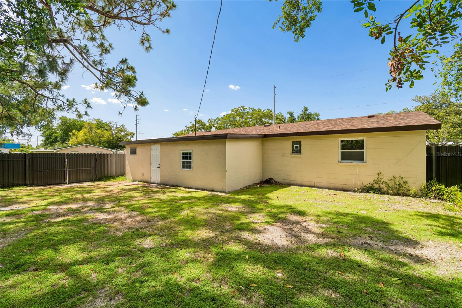 KNOLLWOOD VILLAGE - Residential