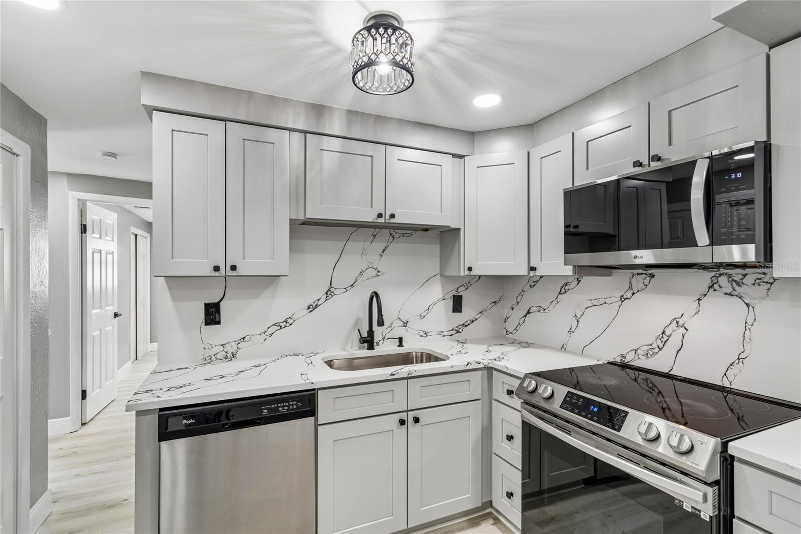 KNOLLWOOD VILLAGE - Residential