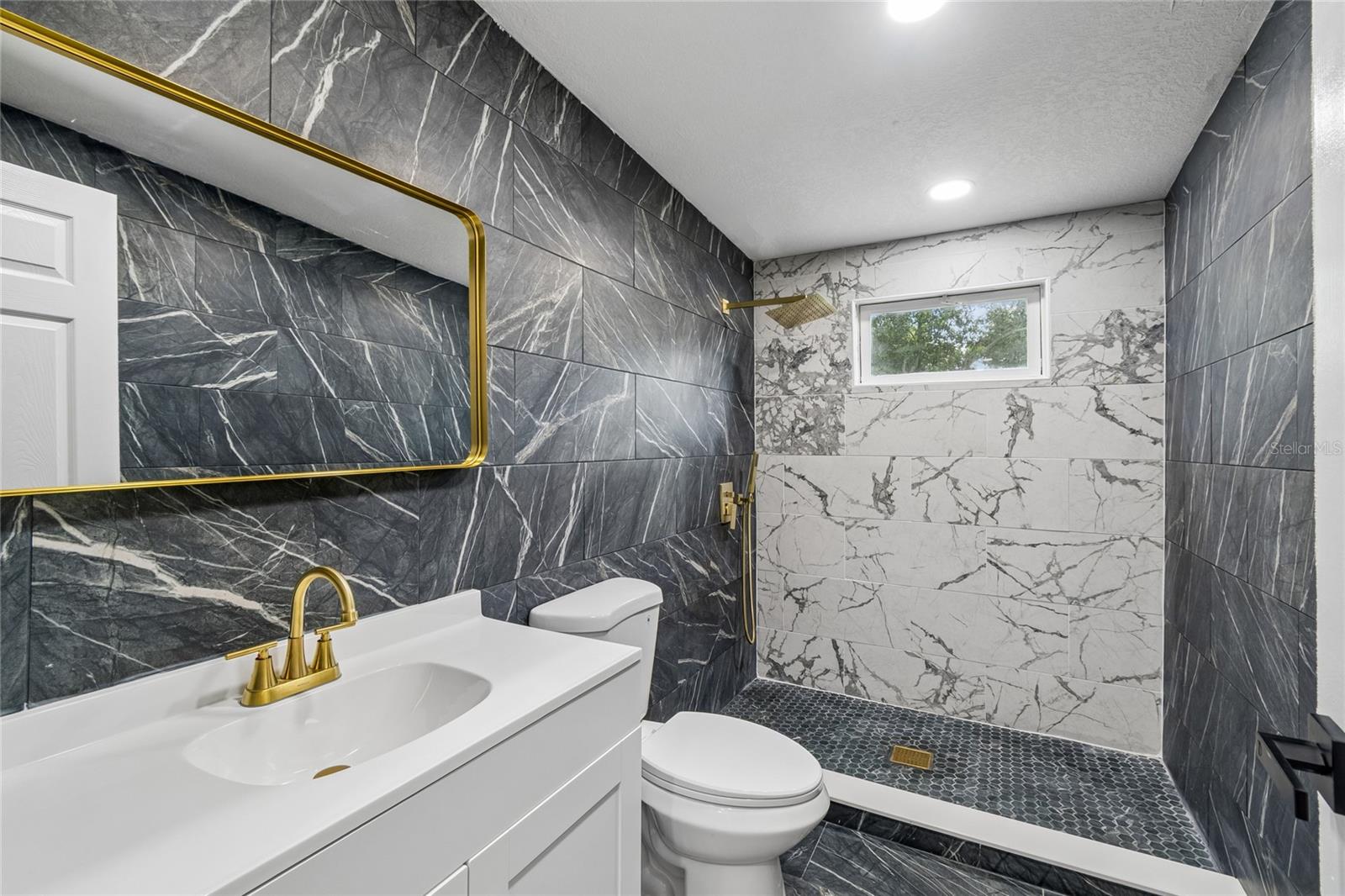 KNOLLWOOD VILLAGE - Residential