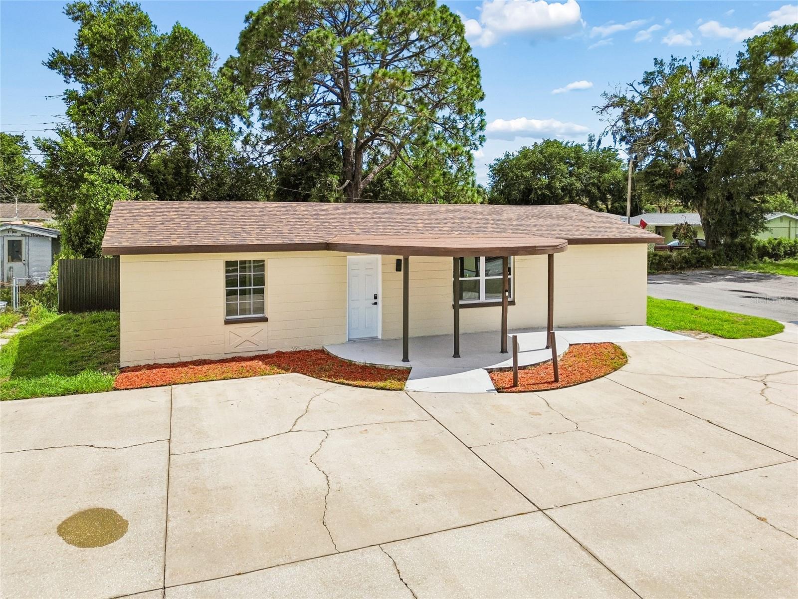 KNOLLWOOD VILLAGE - Residential