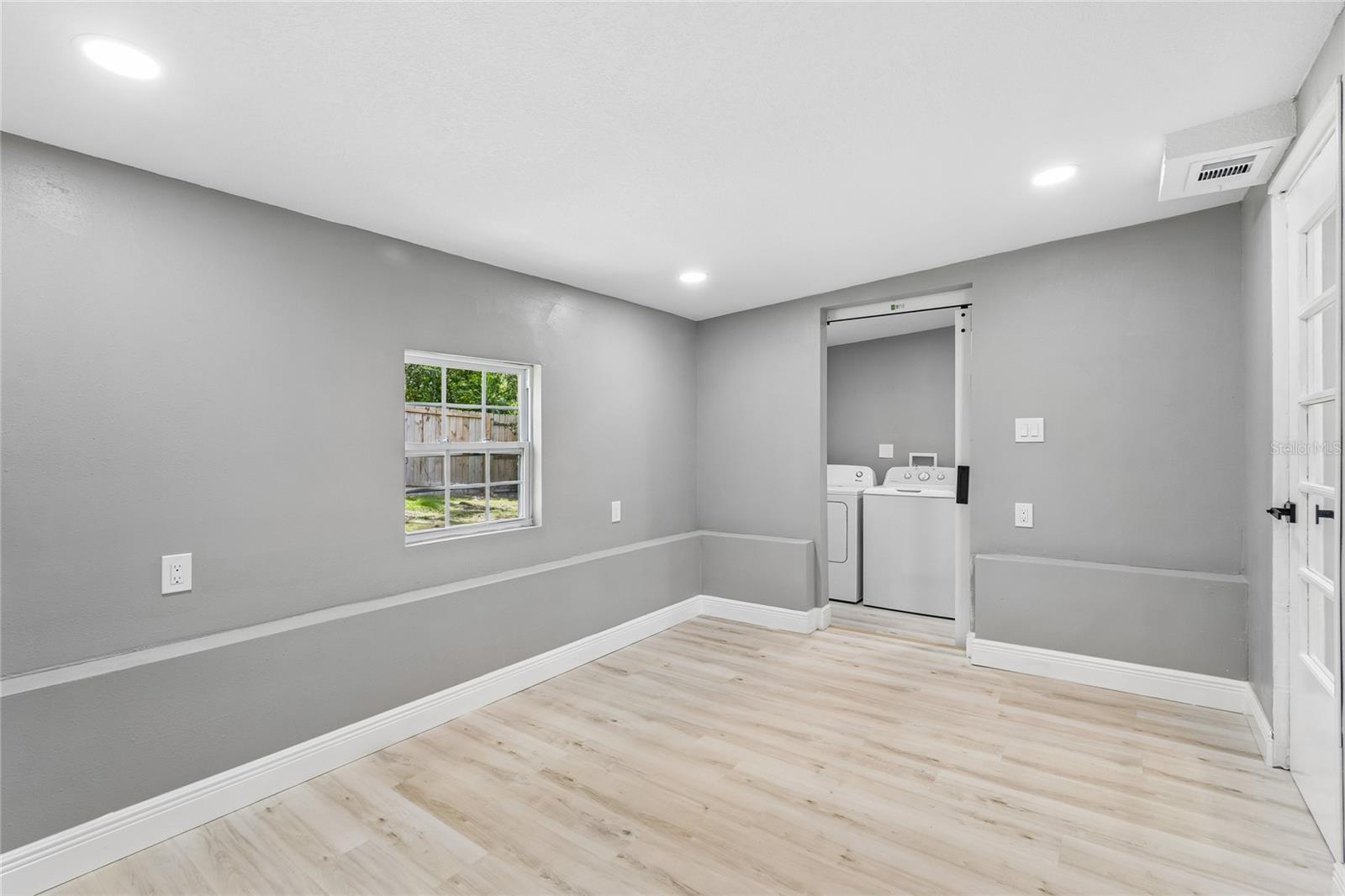 KNOLLWOOD VILLAGE - Residential