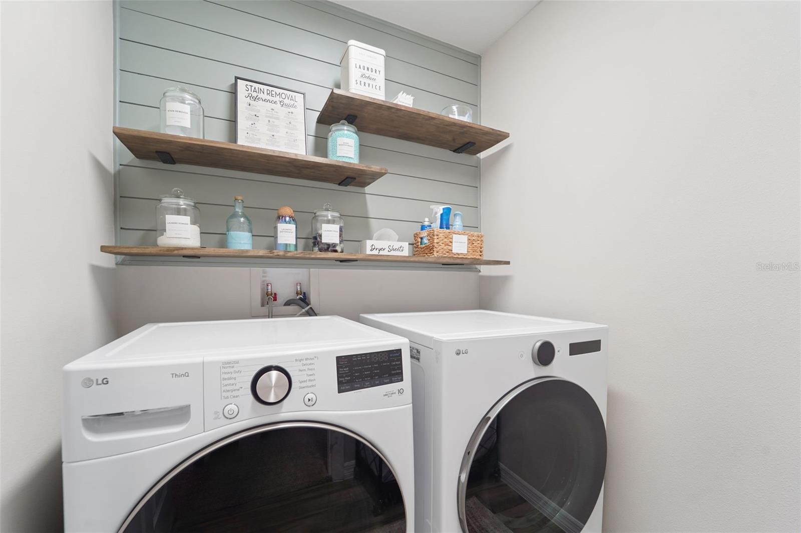 PASADENA POINT PHASE 1 - Residential