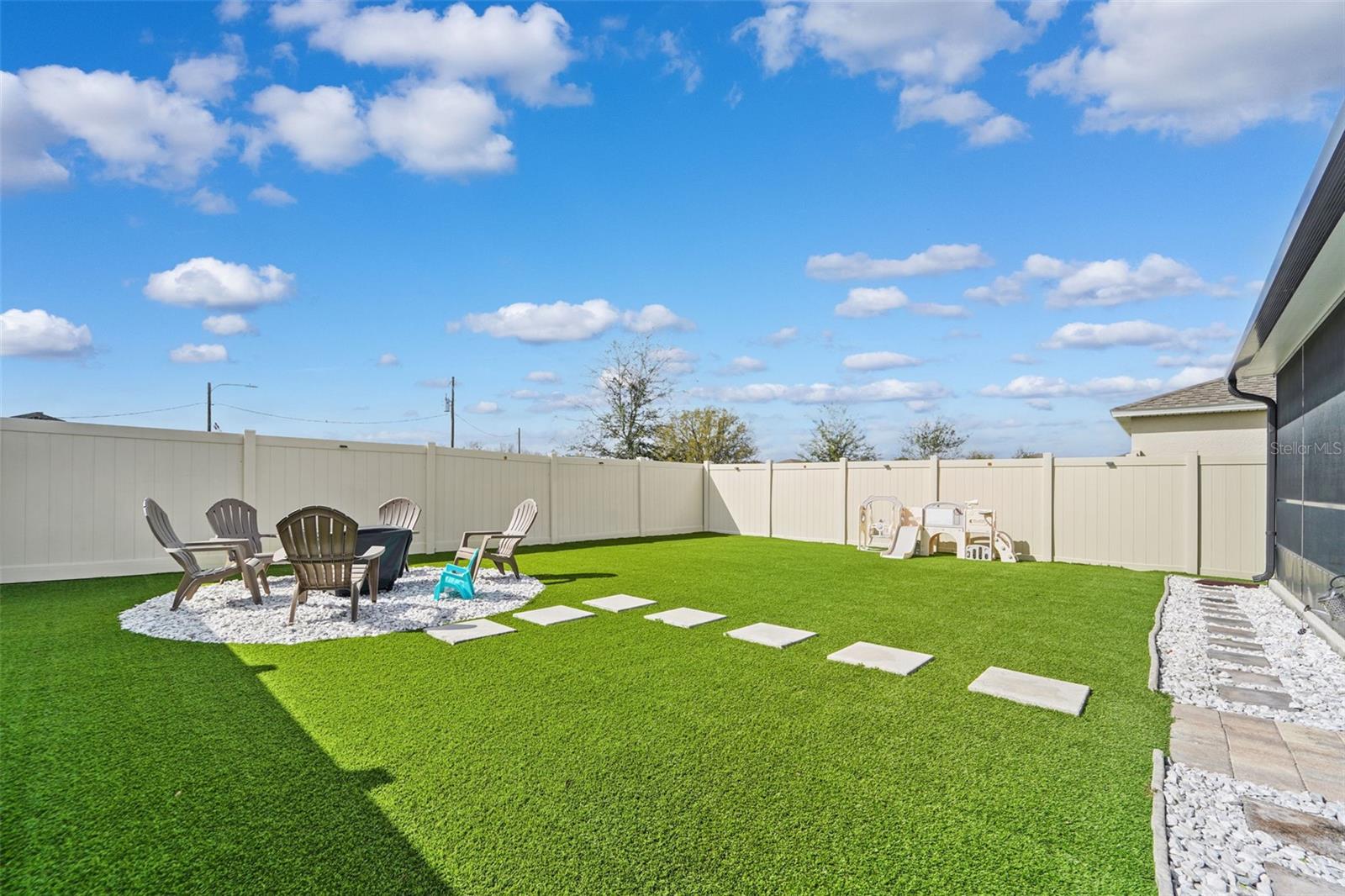 PASADENA POINT PHASE 1 - Residential