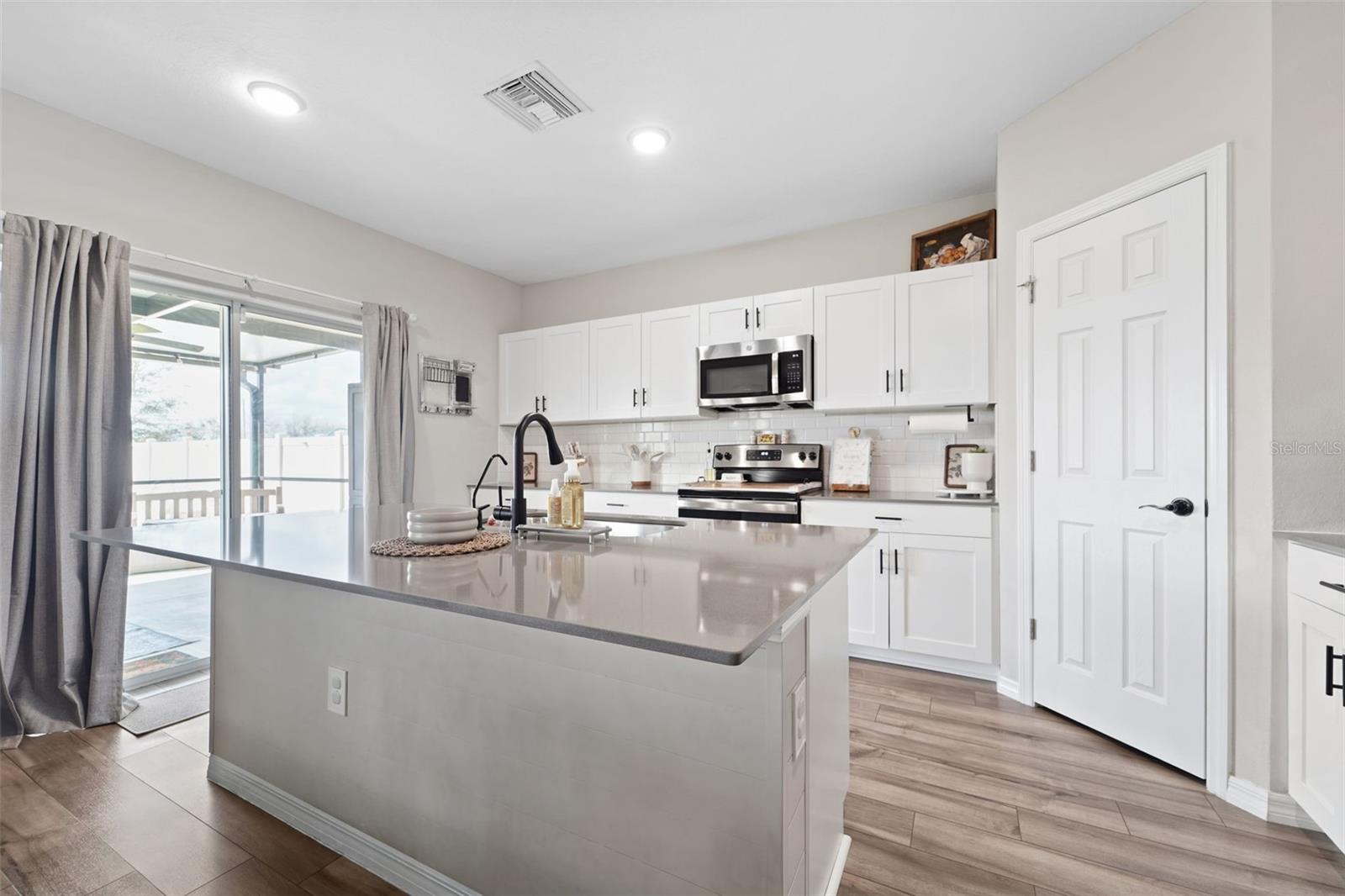 PASADENA POINT PHASE 1 - Residential