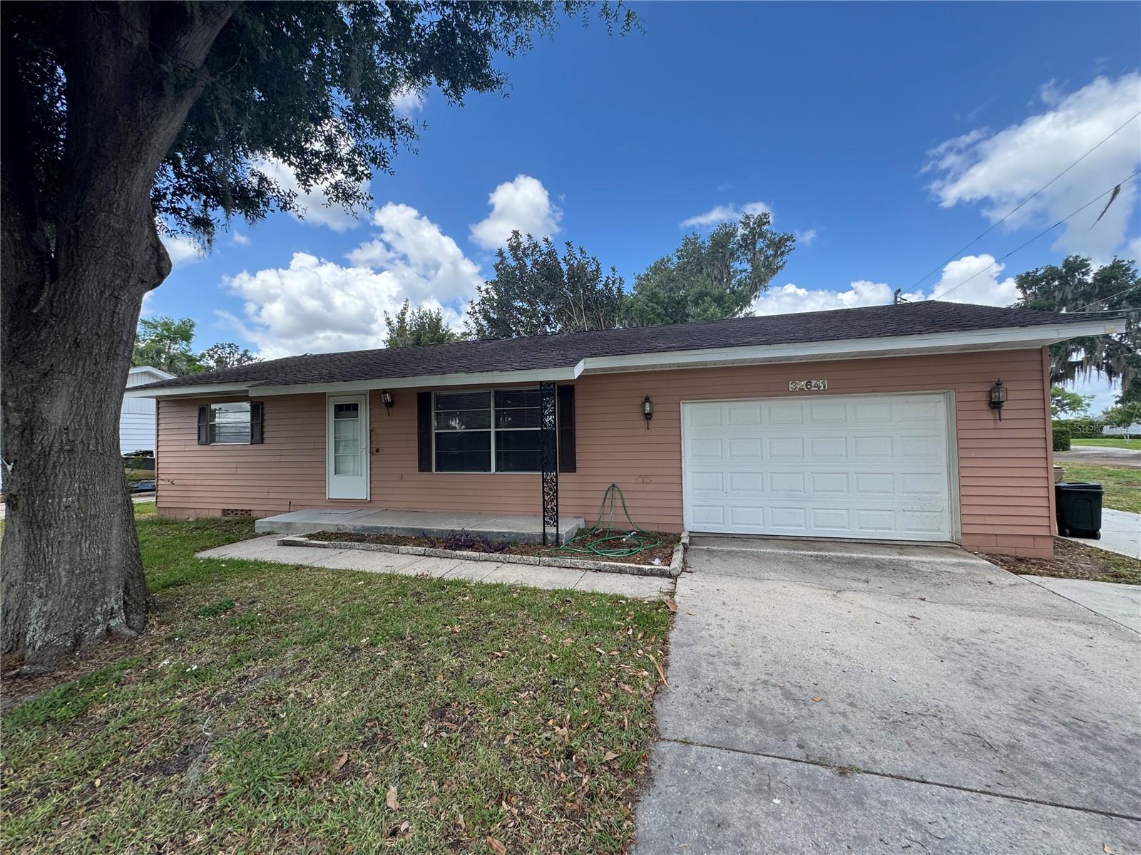 Nice 2/2 nwely renovated Home on Canal to Lake Eustis, 2 car garage with dock and boat ramp for a small boat. A short boat ride directly to Lake Eustis. The lake visibility from the rear. Shopping, medical, and much more nearby.
*Looking to build your credit while renting? Look no further we provide credit reporting for all leases. Give us a call or see our website for more details
*Visit our website for online application and qualifications
*NO PETS
*Fresly painted
*New appliances in place, new countertops and cabinets
*Vinyl plank flooring throughout
*Bright and open floor plan
*Washer and Dryer hook up
*Luxury vinyl plank/Tile flooring
*Seeking high-quality, long-term resident