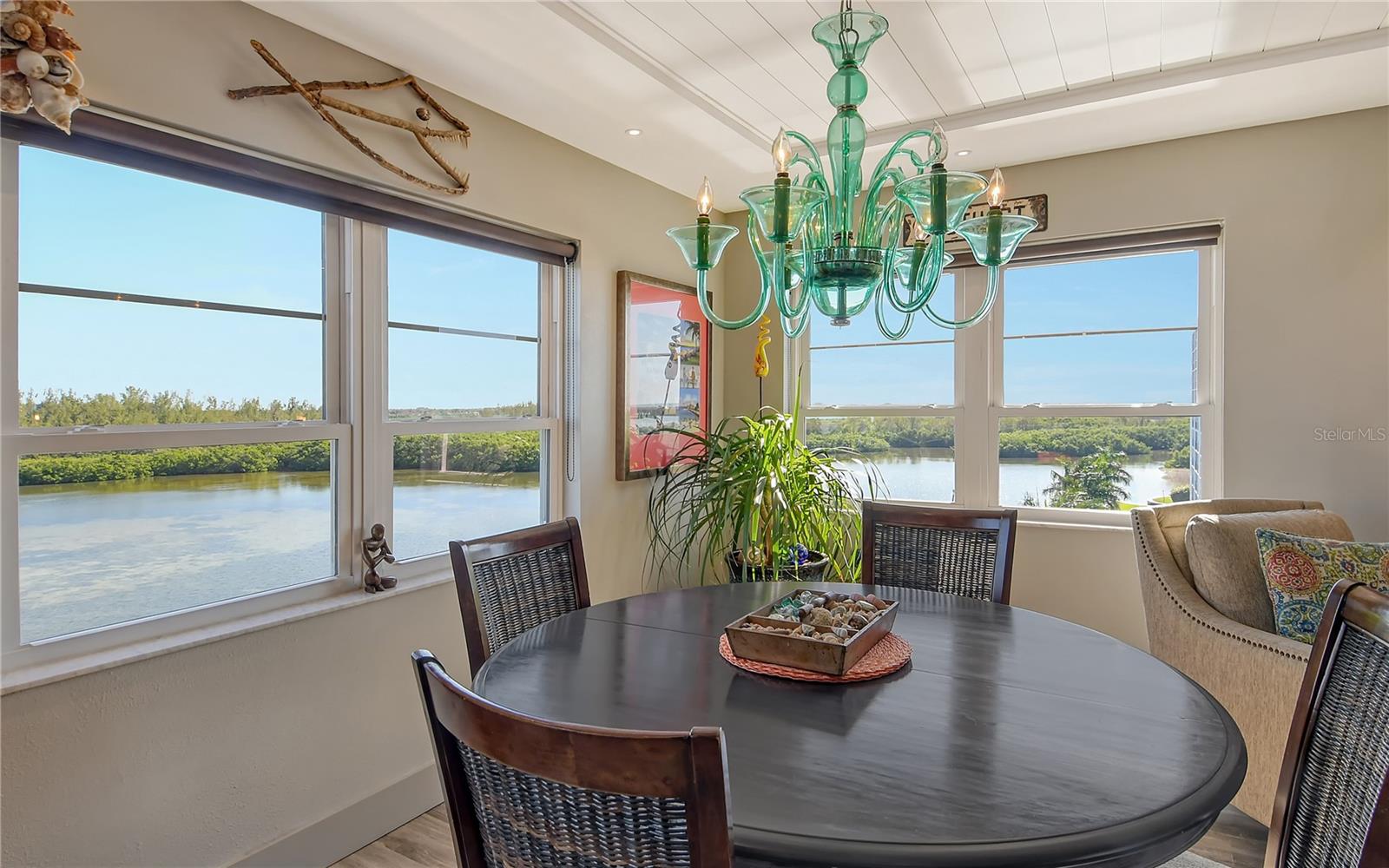 POINTE ON MIDNIGHT PASS - Residential