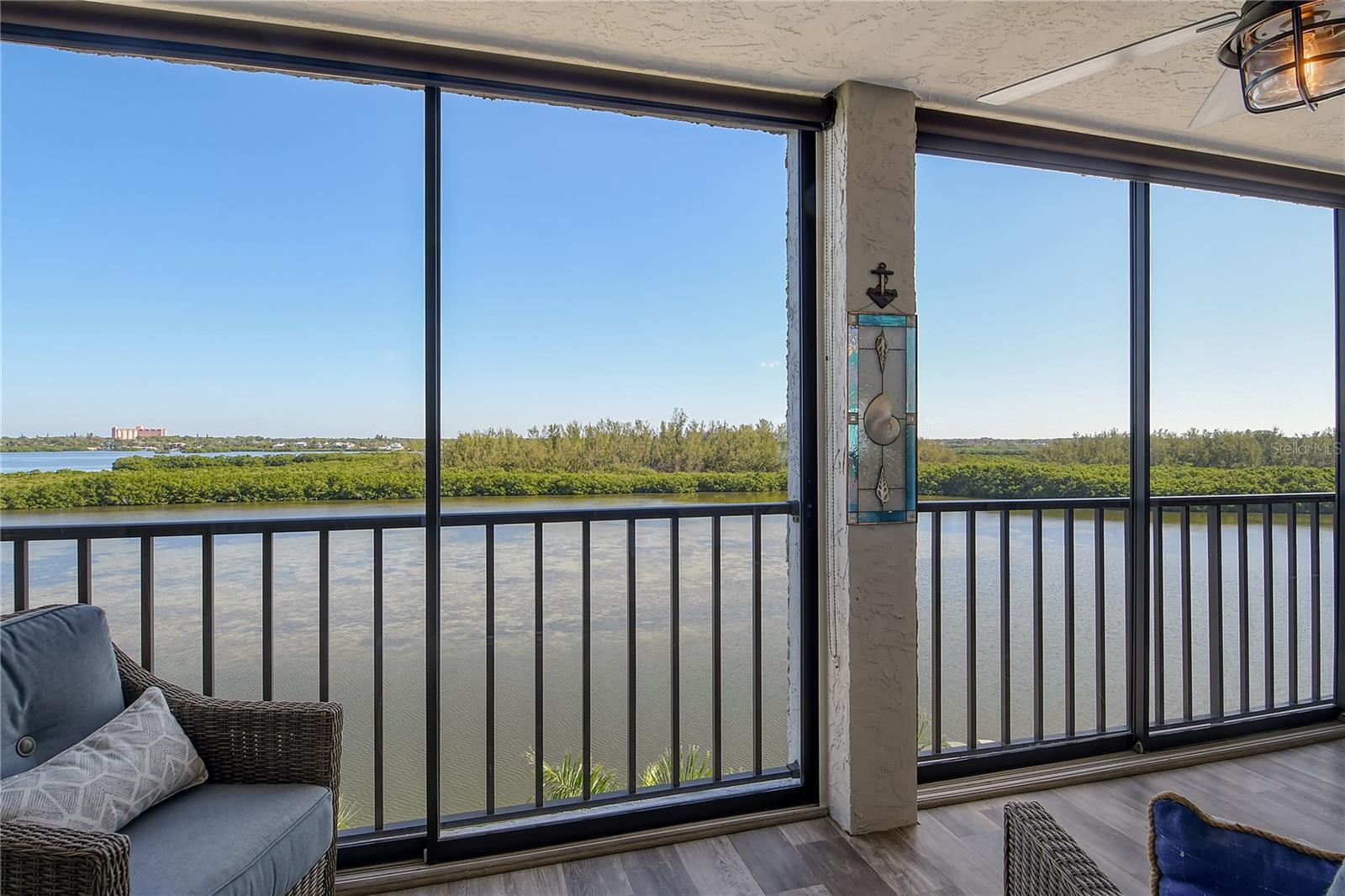 POINTE ON MIDNIGHT PASS - Residential