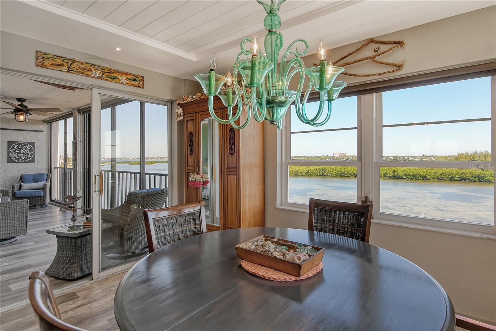 POINTE ON MIDNIGHT PASS - Residential