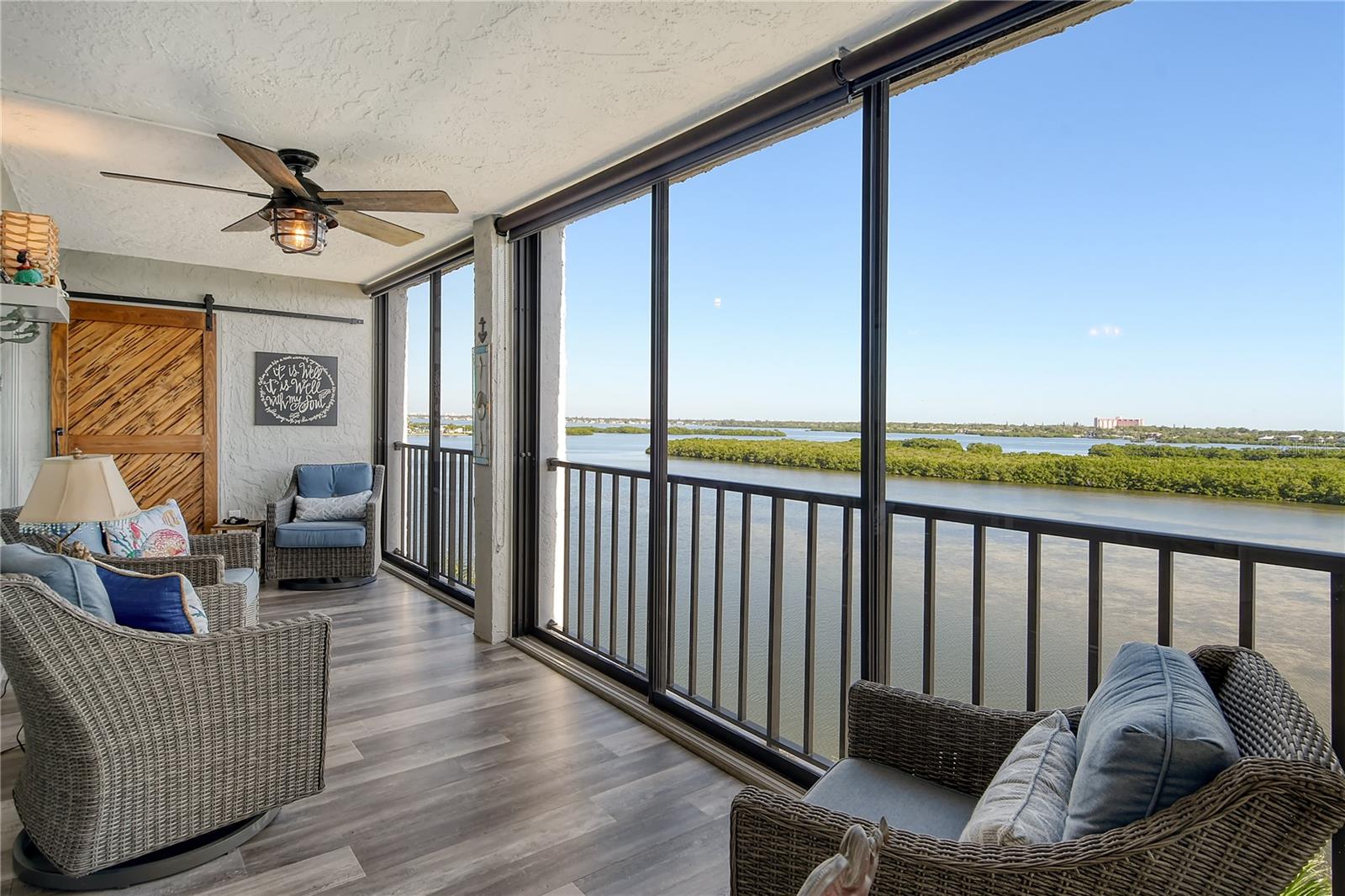 POINTE ON MIDNIGHT PASS - Residential