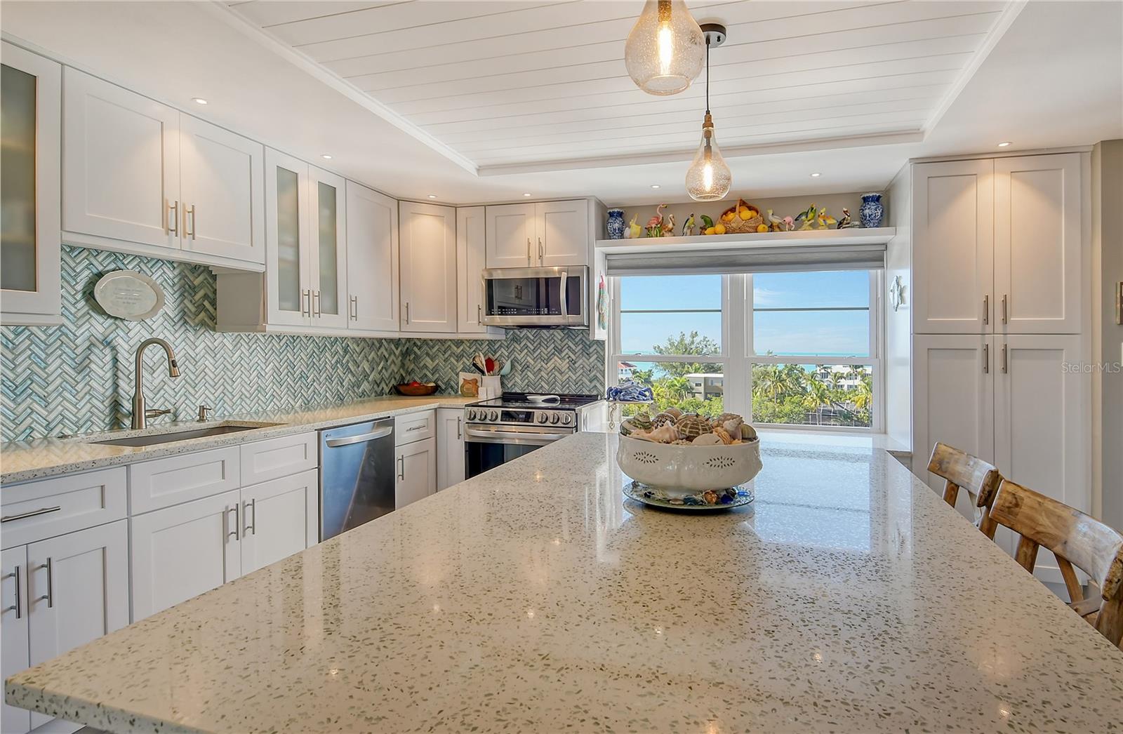 POINTE ON MIDNIGHT PASS - Residential