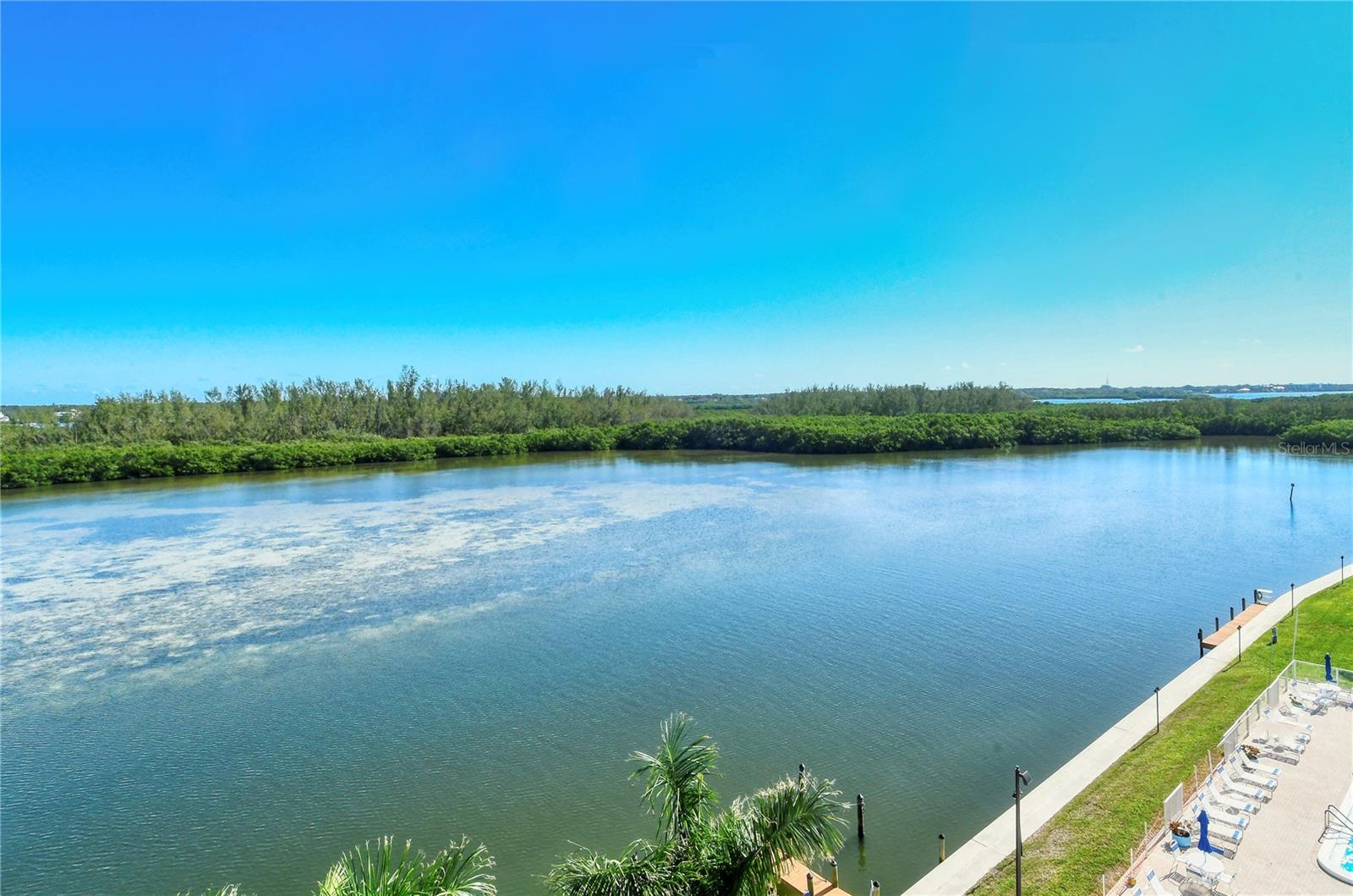 POINTE ON MIDNIGHT PASS - Residential