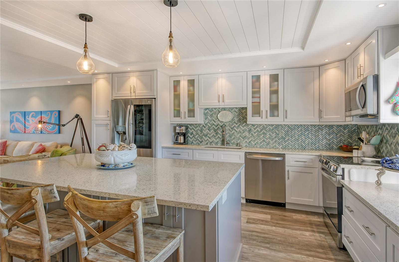 POINTE ON MIDNIGHT PASS - Residential