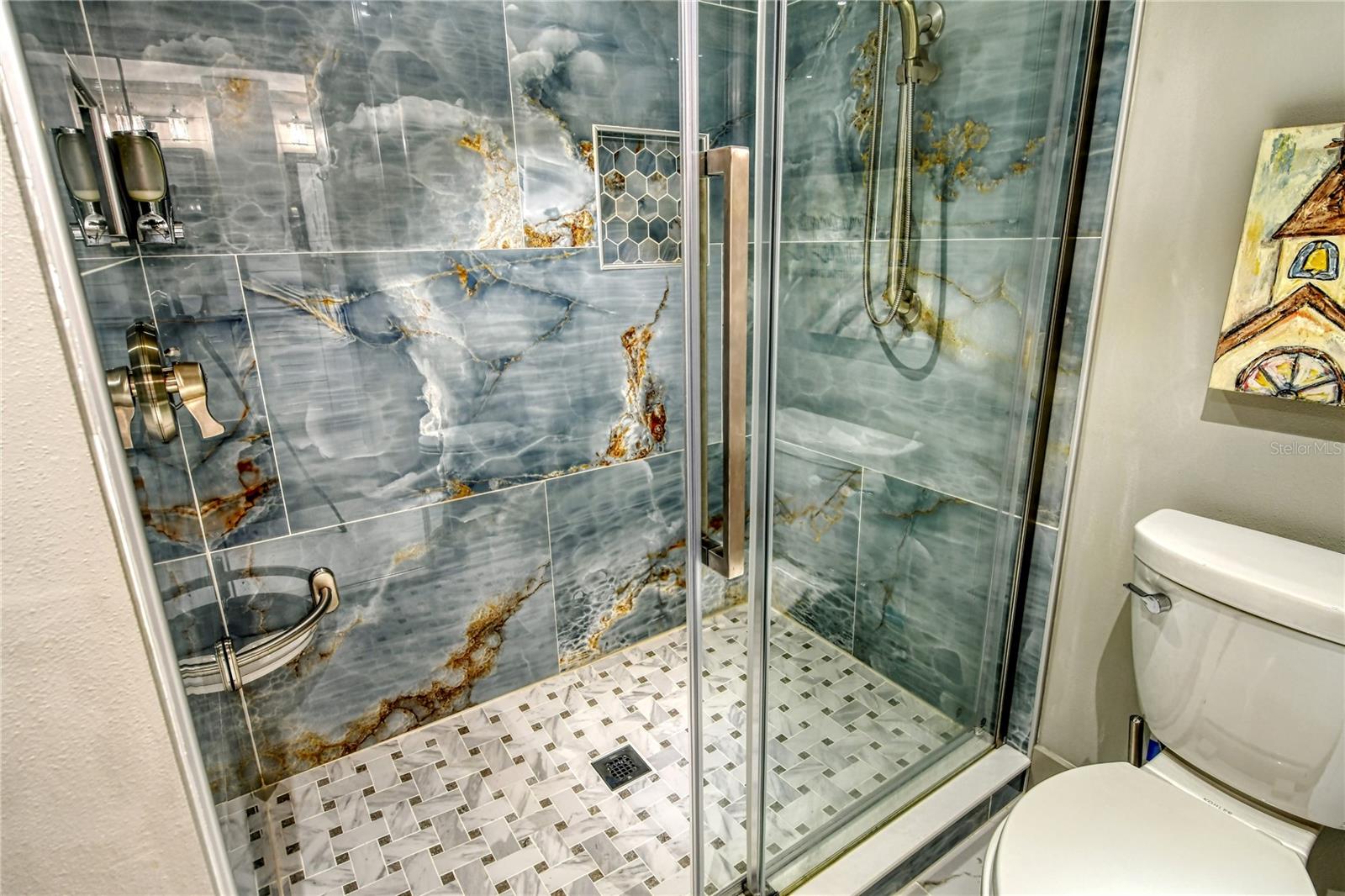 POINTE ON MIDNIGHT PASS - Residential