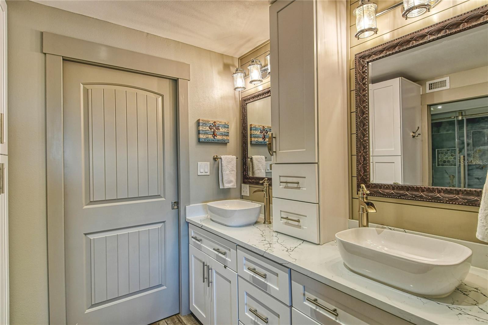 POINTE ON MIDNIGHT PASS - Residential