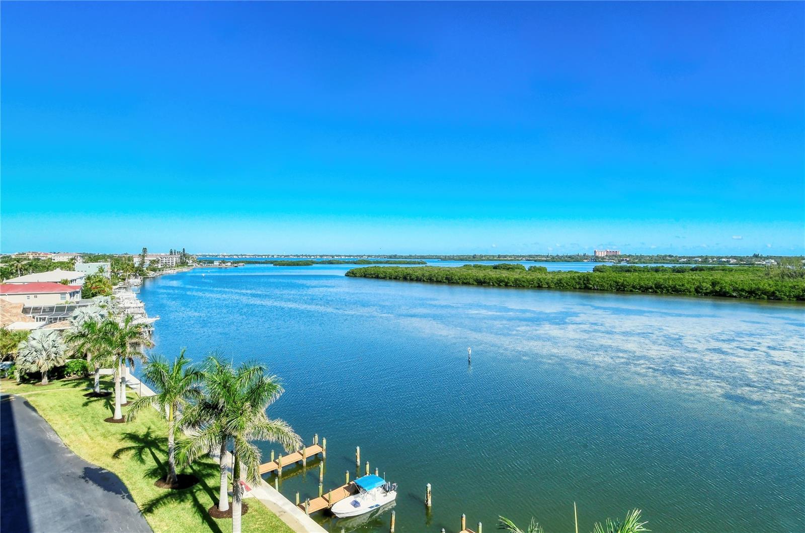 POINTE ON MIDNIGHT PASS - Residential