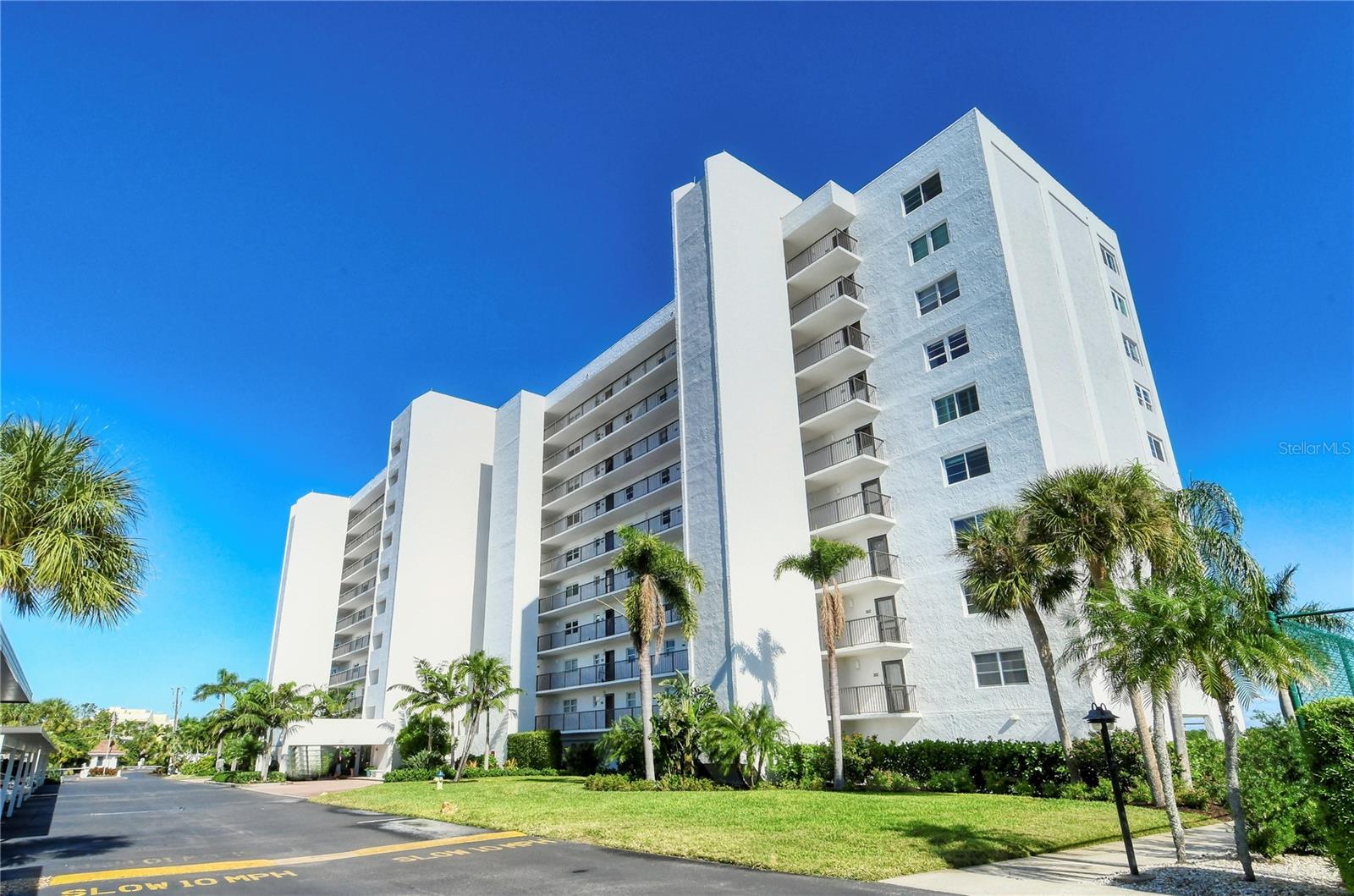 POINTE ON MIDNIGHT PASS - Residential