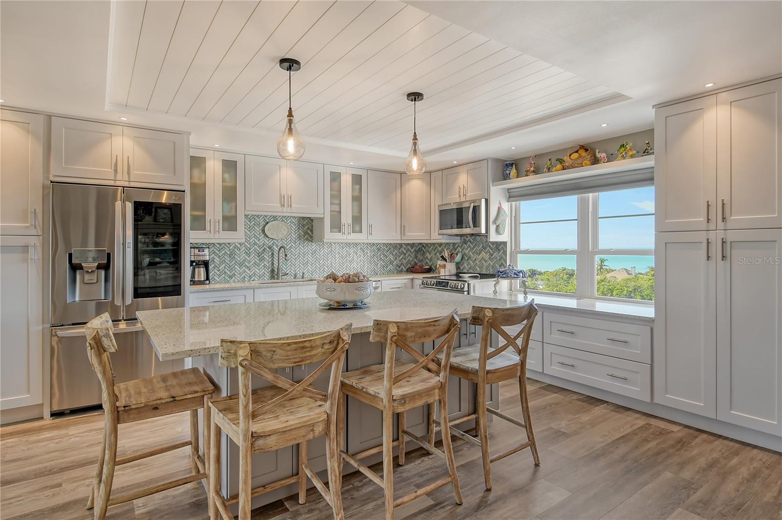 POINTE ON MIDNIGHT PASS - Residential