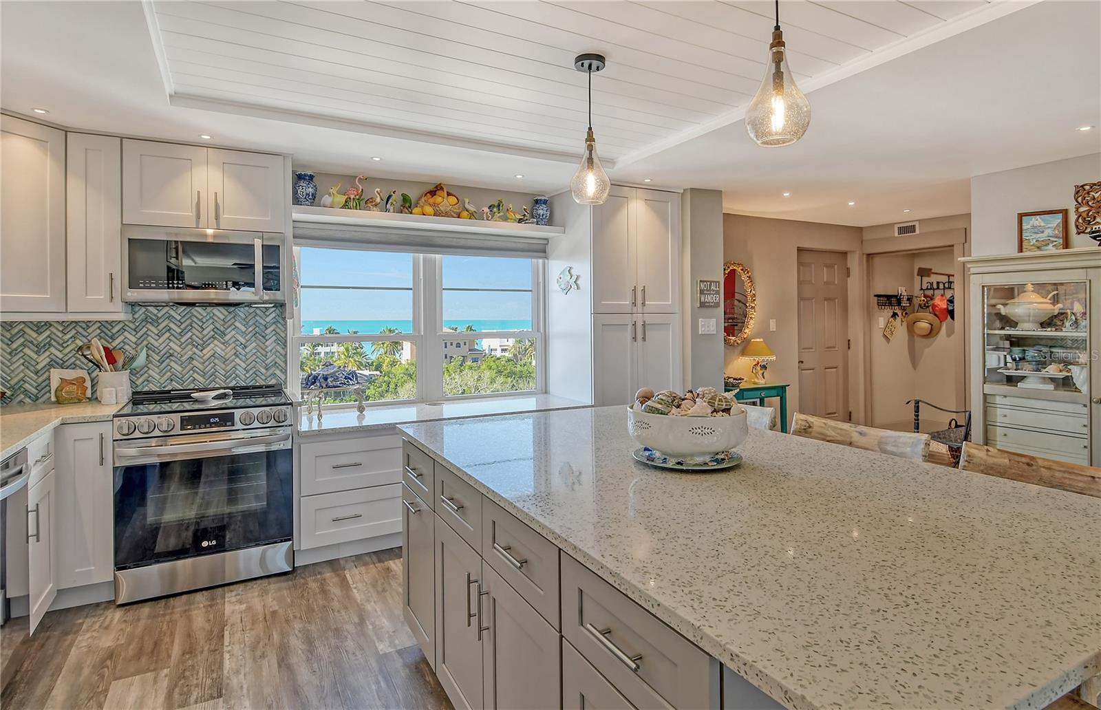 POINTE ON MIDNIGHT PASS - Residential