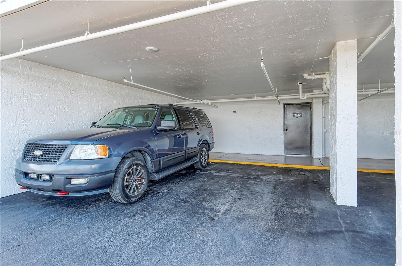 POINTE ON MIDNIGHT PASS - Residential