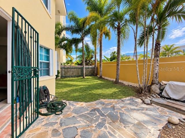 6690 ROYAL PALM G10