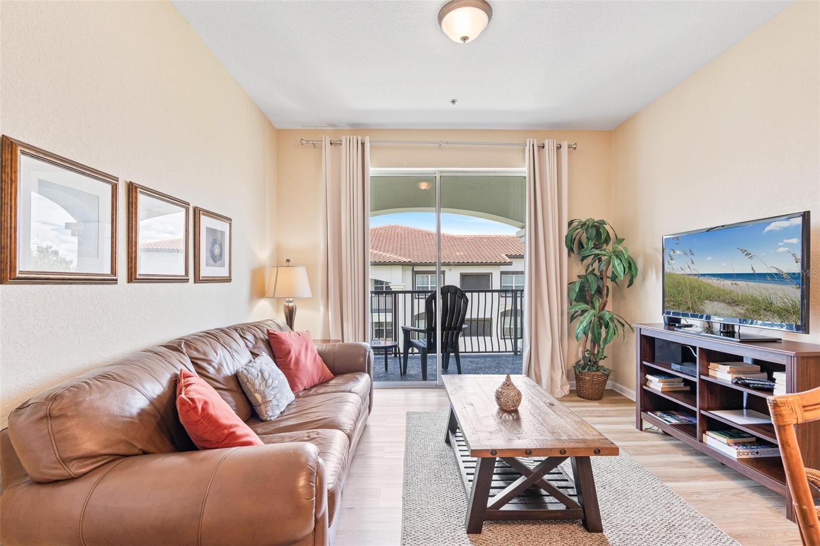 VISTA CAY - Residential