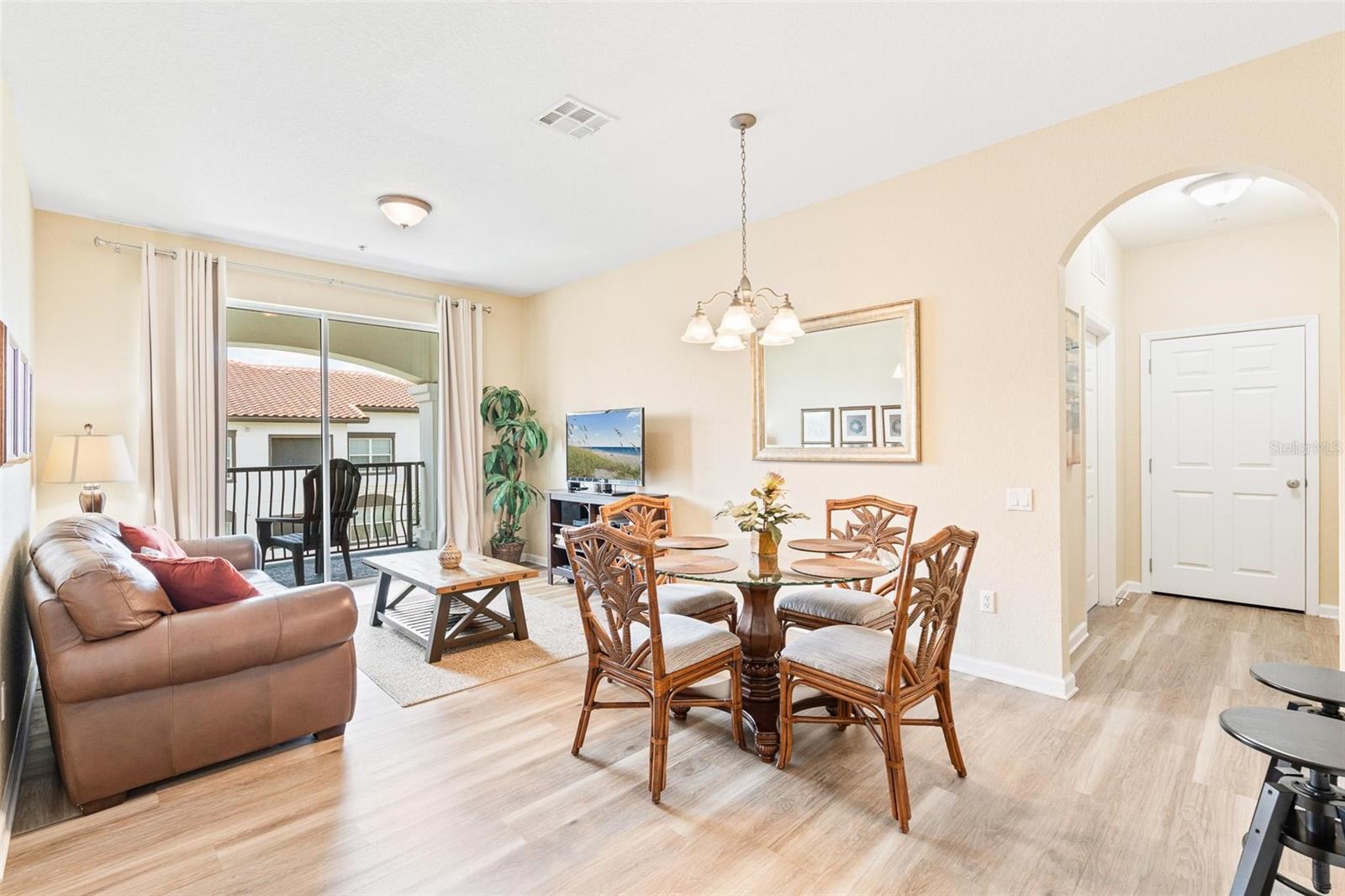 VISTA CAY - Residential