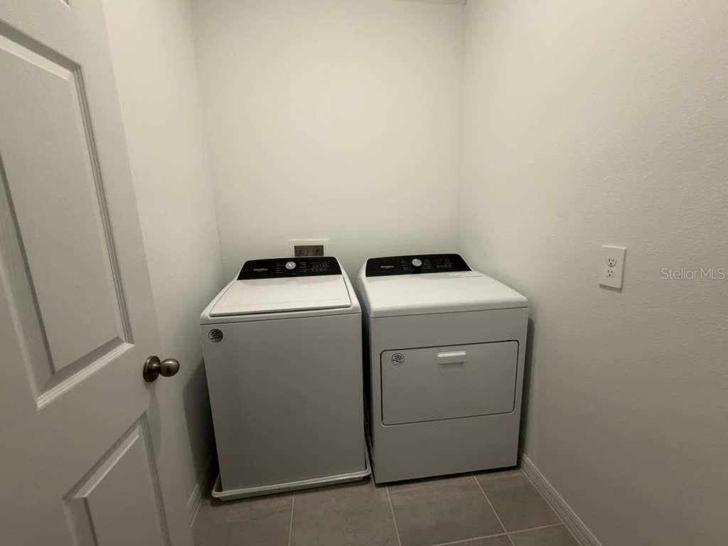 THE MEADOW AT CROSSPRAIRE - Residential Lease