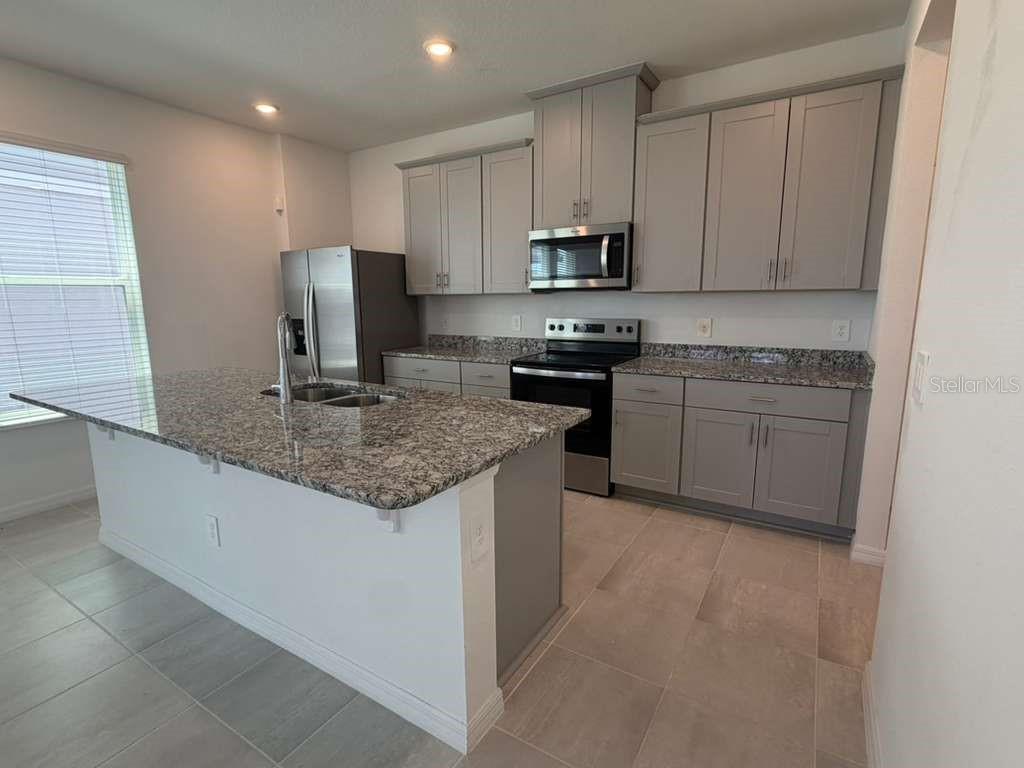 THE MEADOW AT CROSSPRAIRE - Residential Lease