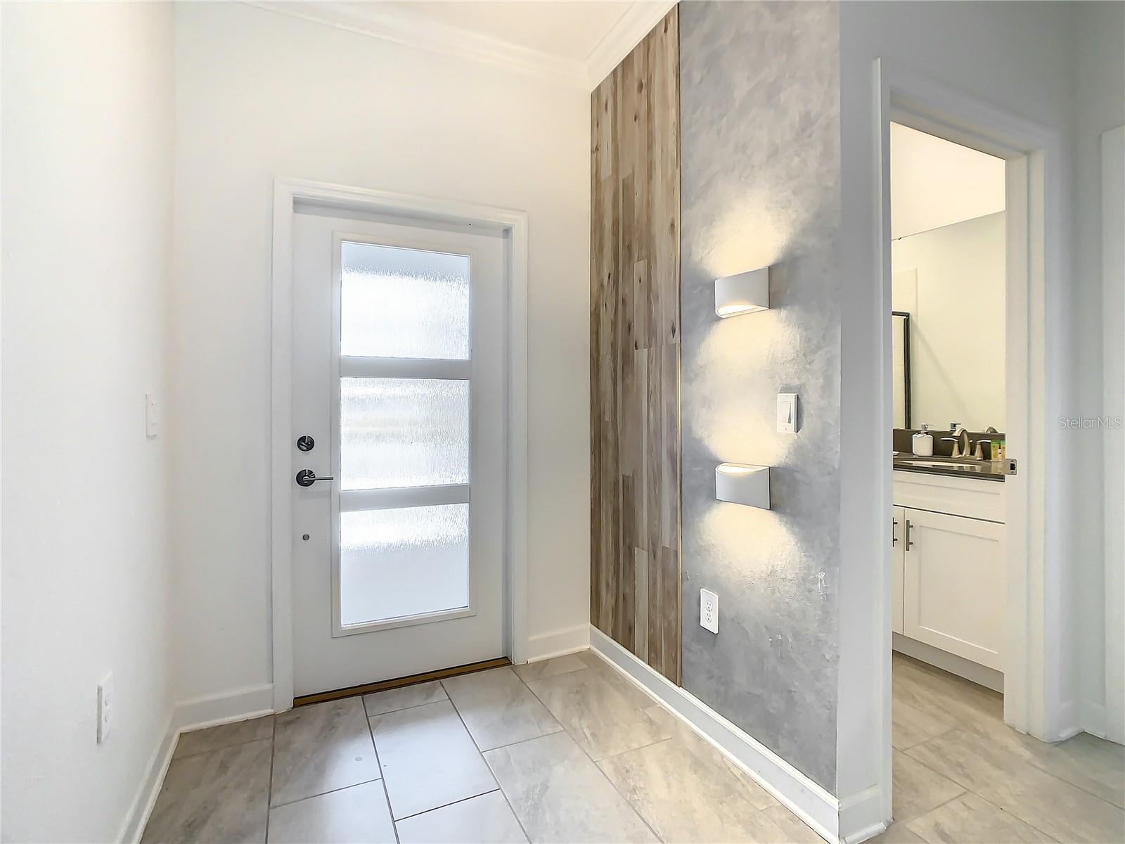 2573 READING TRAIL