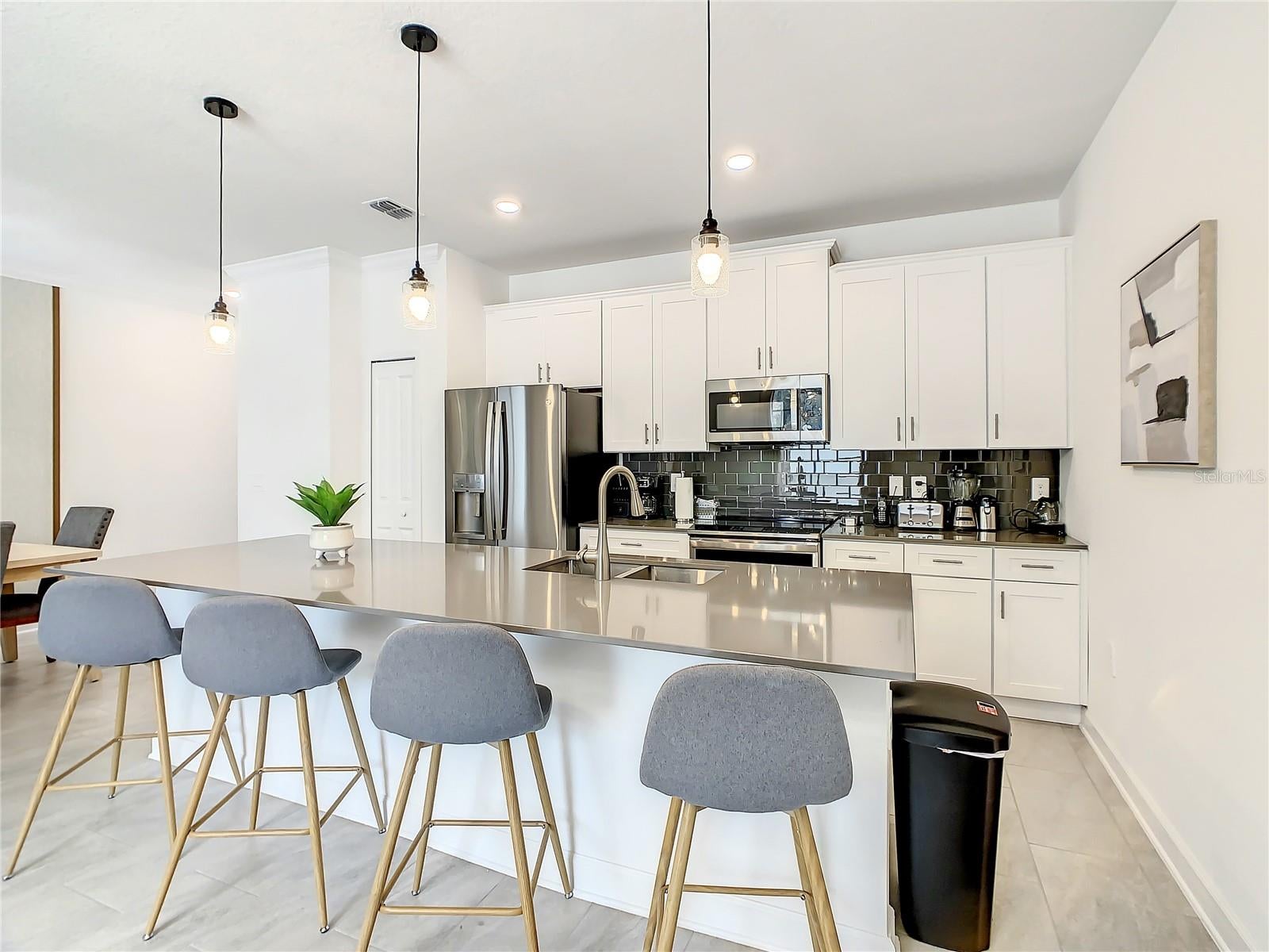 2573 READING TRAIL