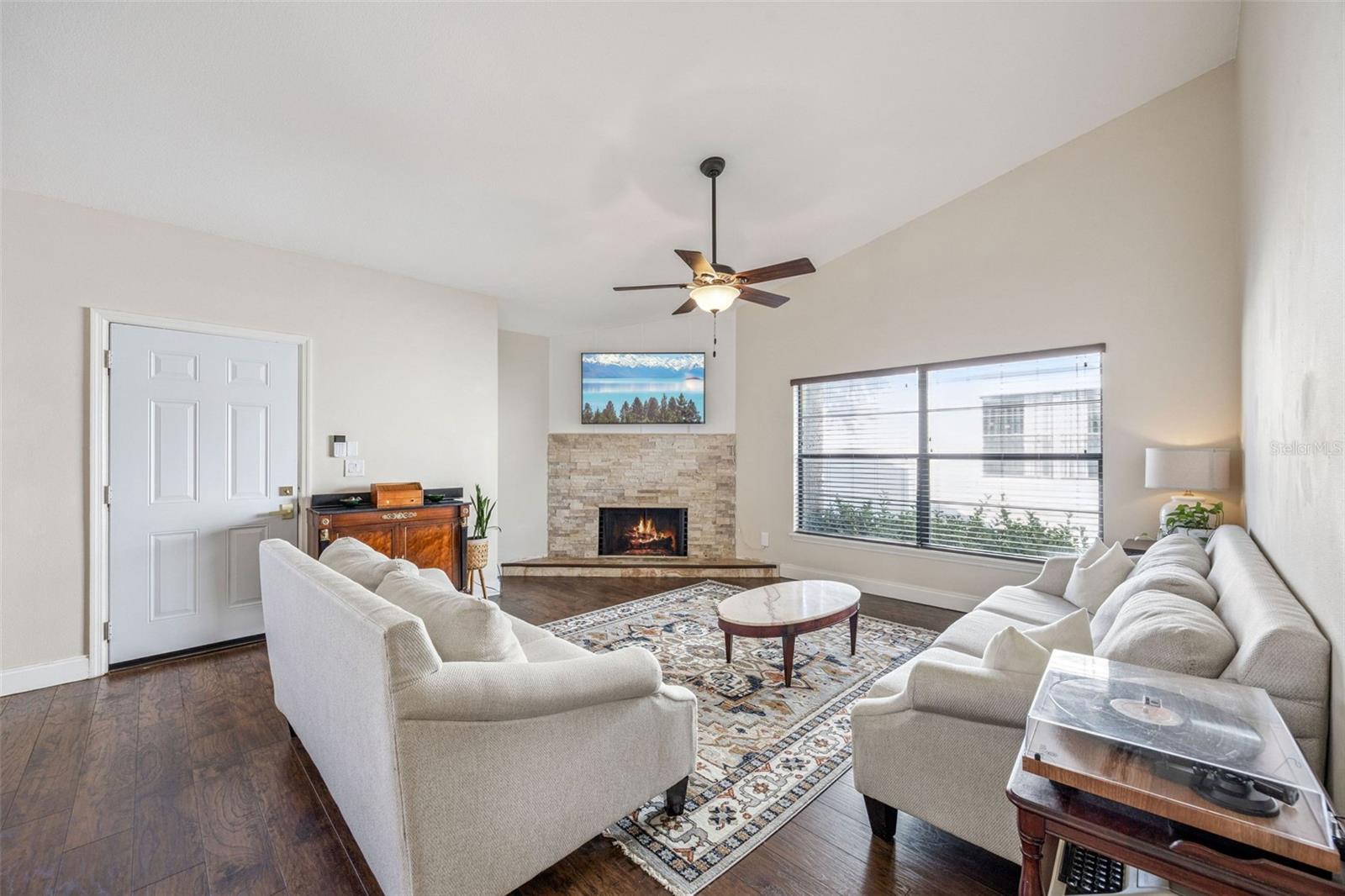 KILLARNEY BAY CONDO - Residential