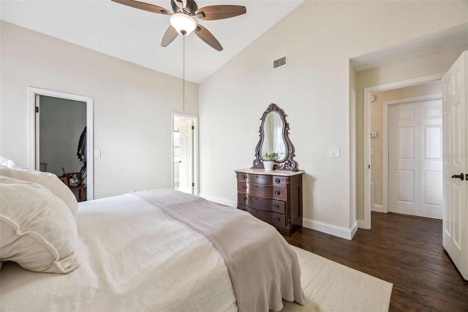 KILLARNEY BAY CONDO - Residential